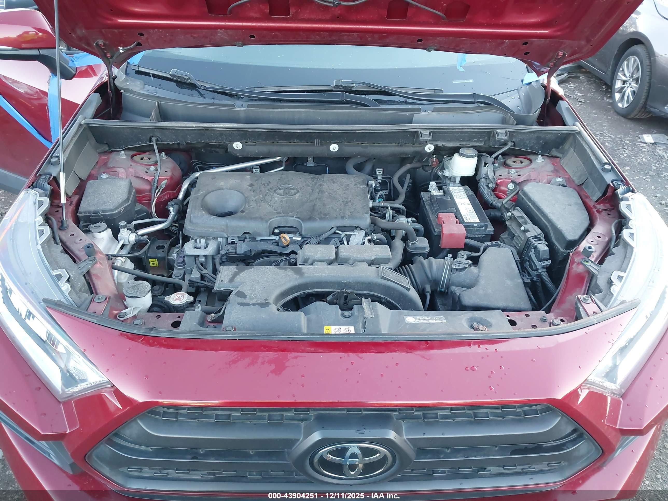 TOYOTA RAV4 image 10