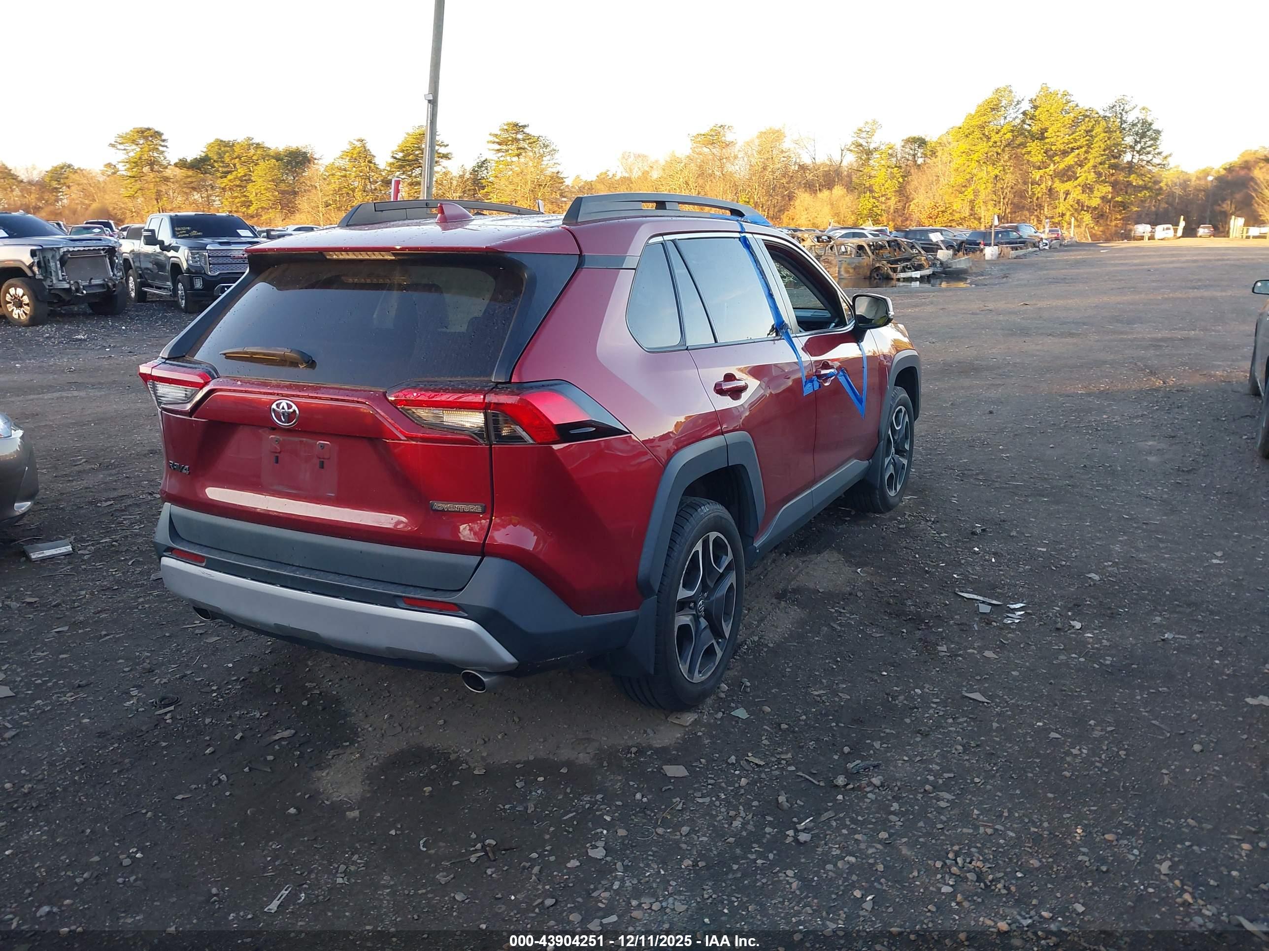 TOYOTA RAV4 image 4