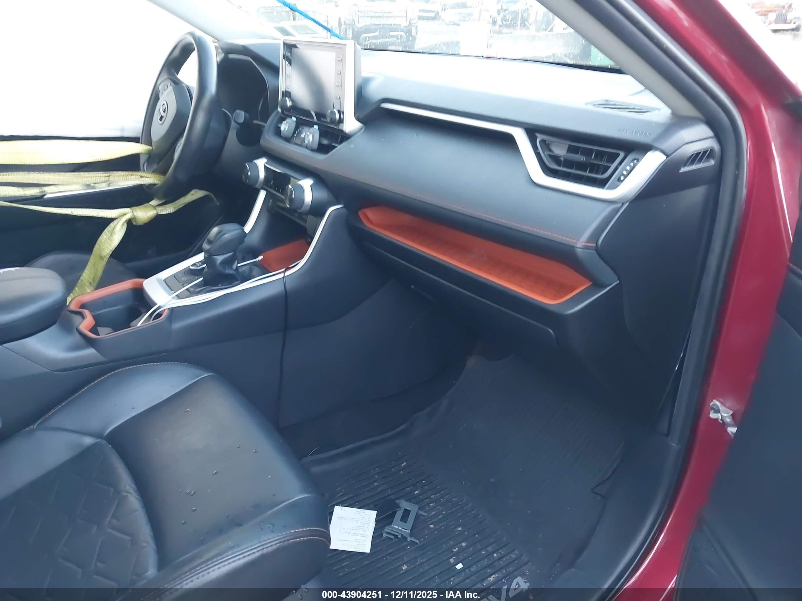 TOYOTA RAV4 image 5