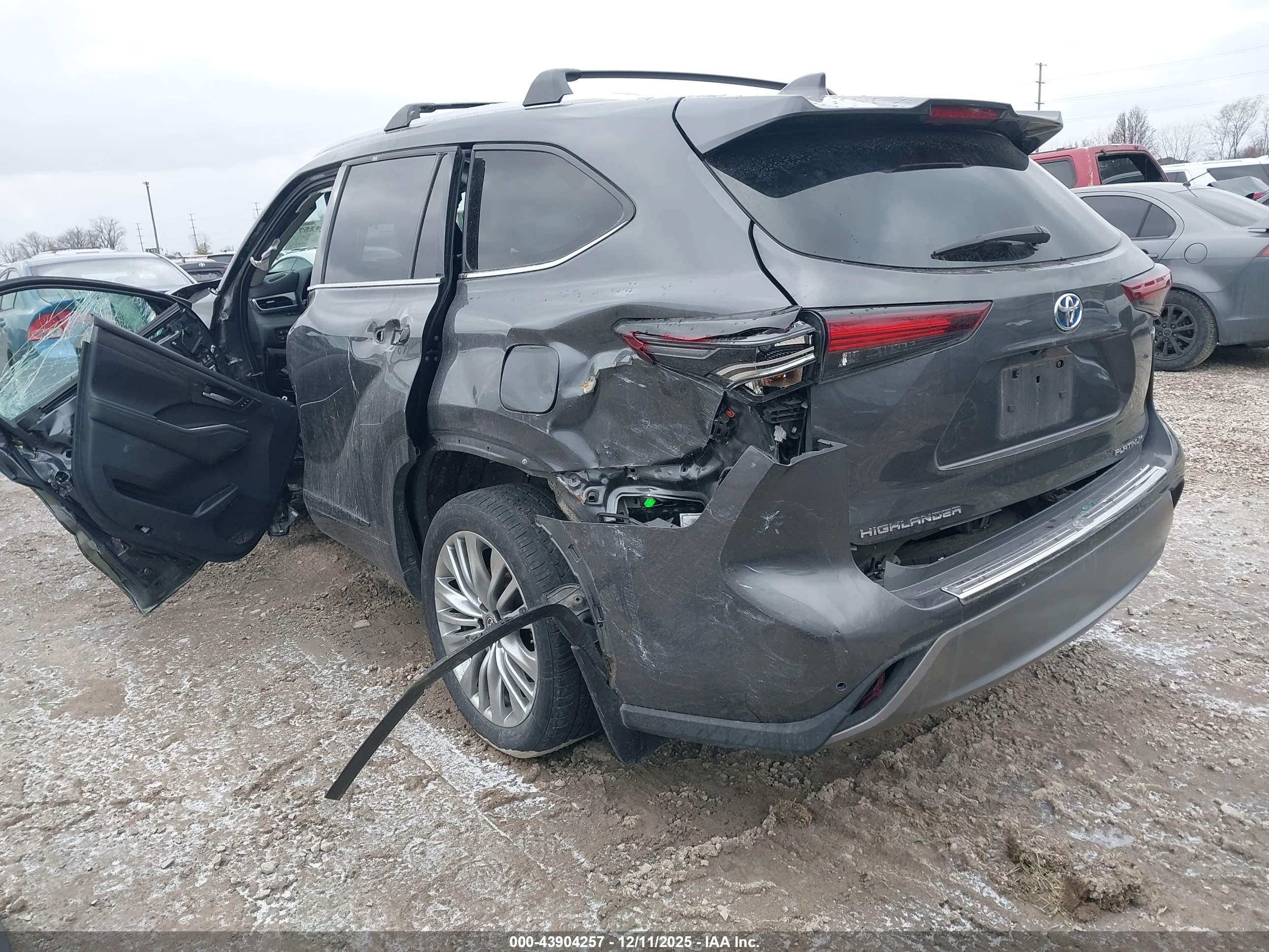 TOYOTA HIGHLANDER image 3