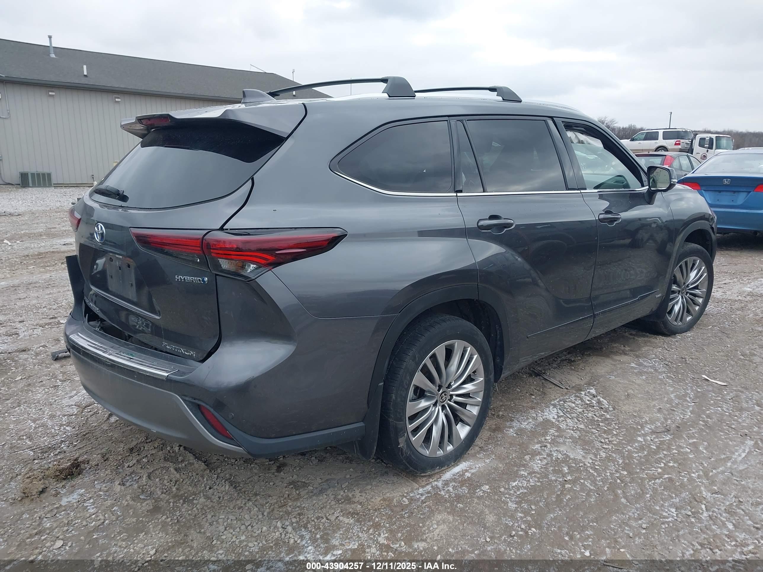 TOYOTA HIGHLANDER image 4