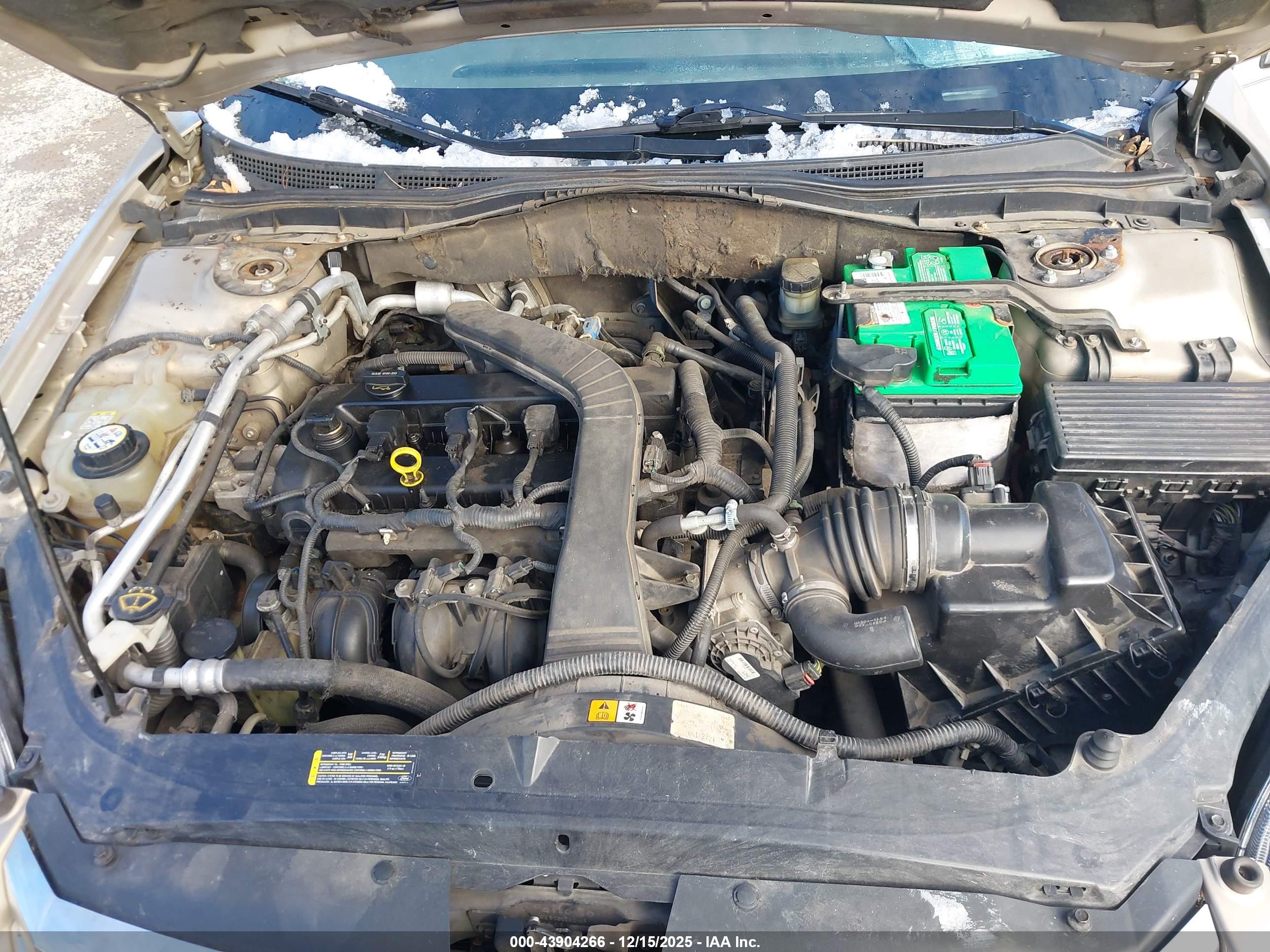 FORD FUSION image 10