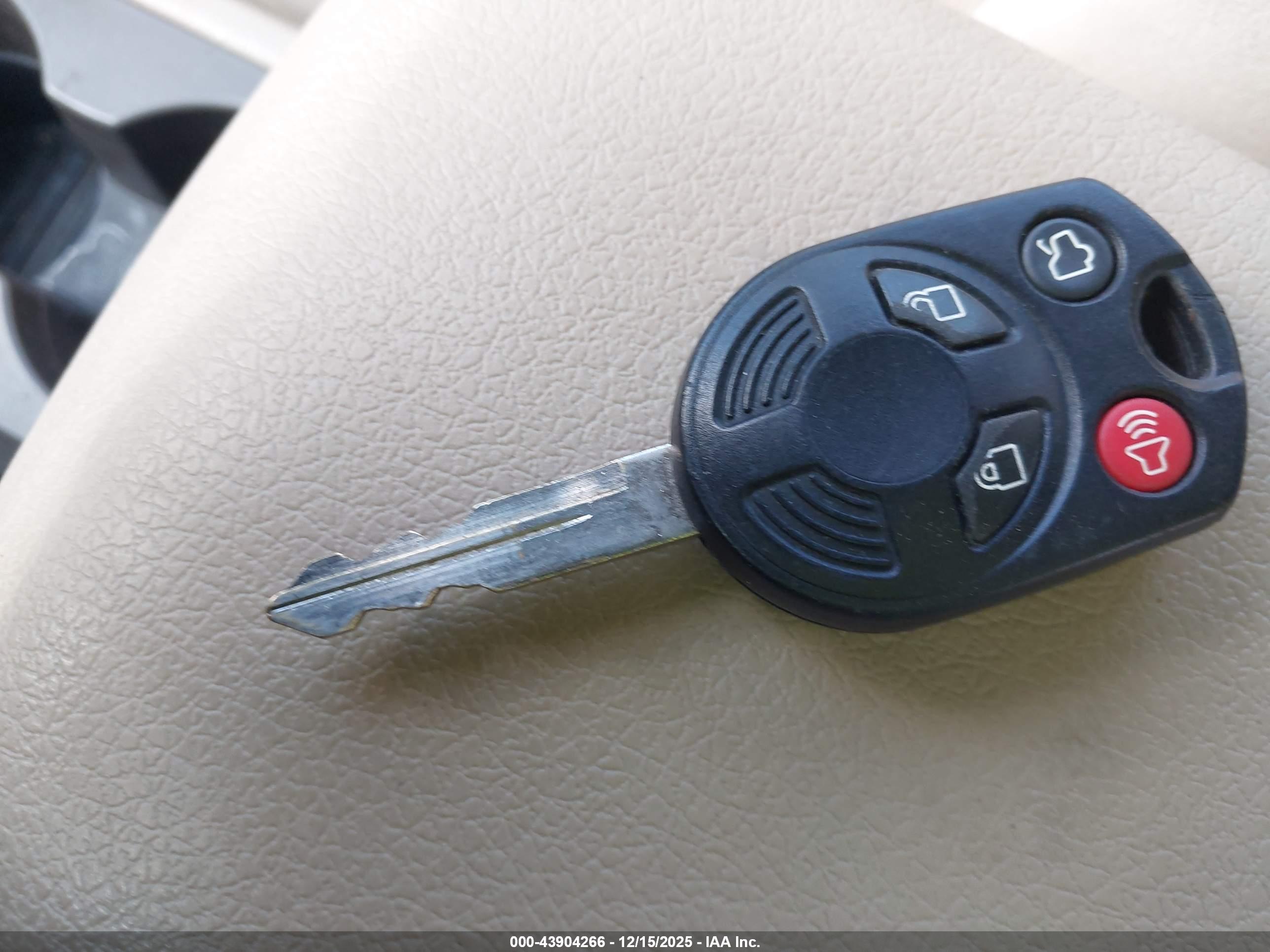 FORD FUSION image 11
