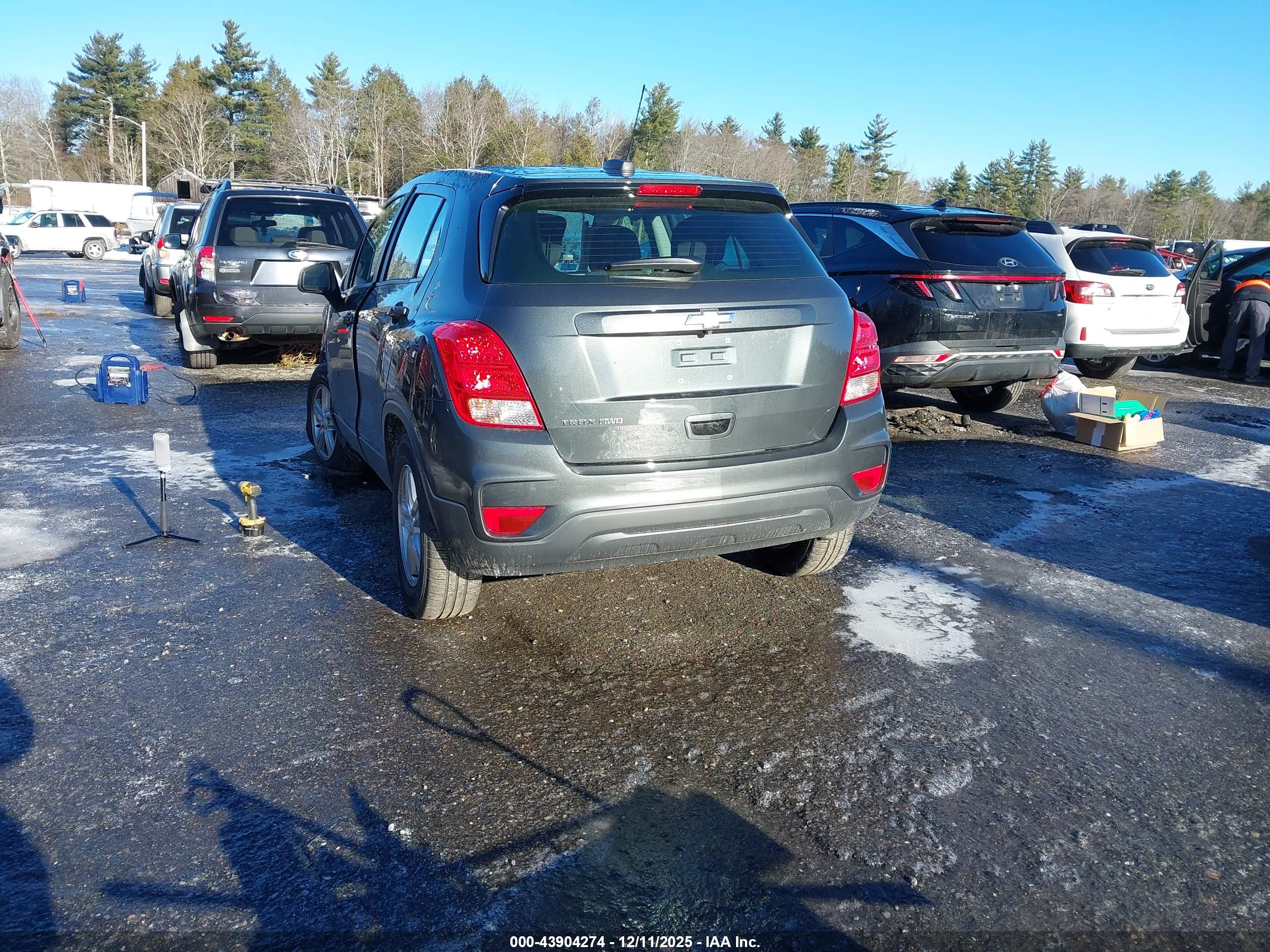 CHEVROLET TRAX image 3