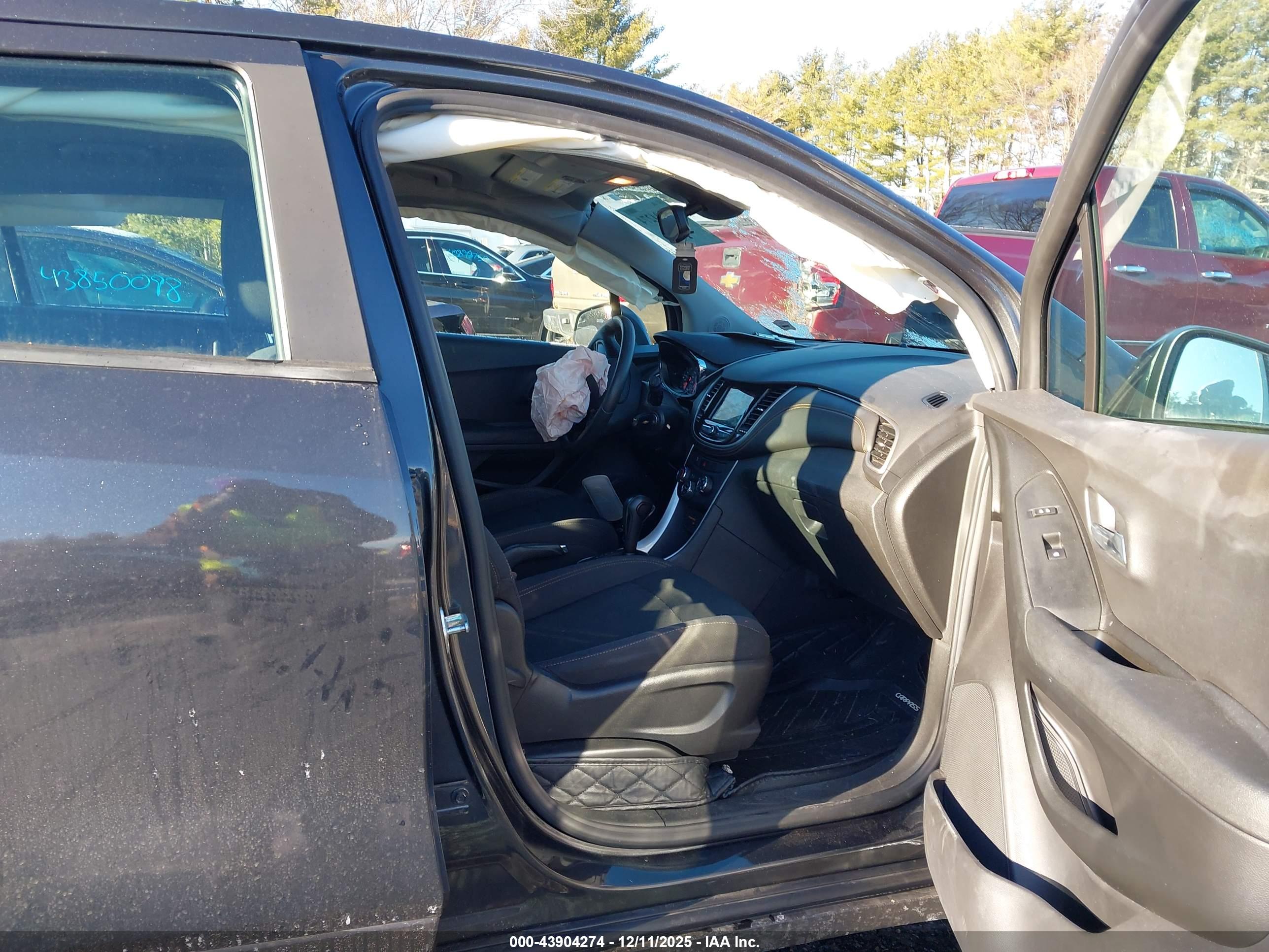 CHEVROLET TRAX image 5