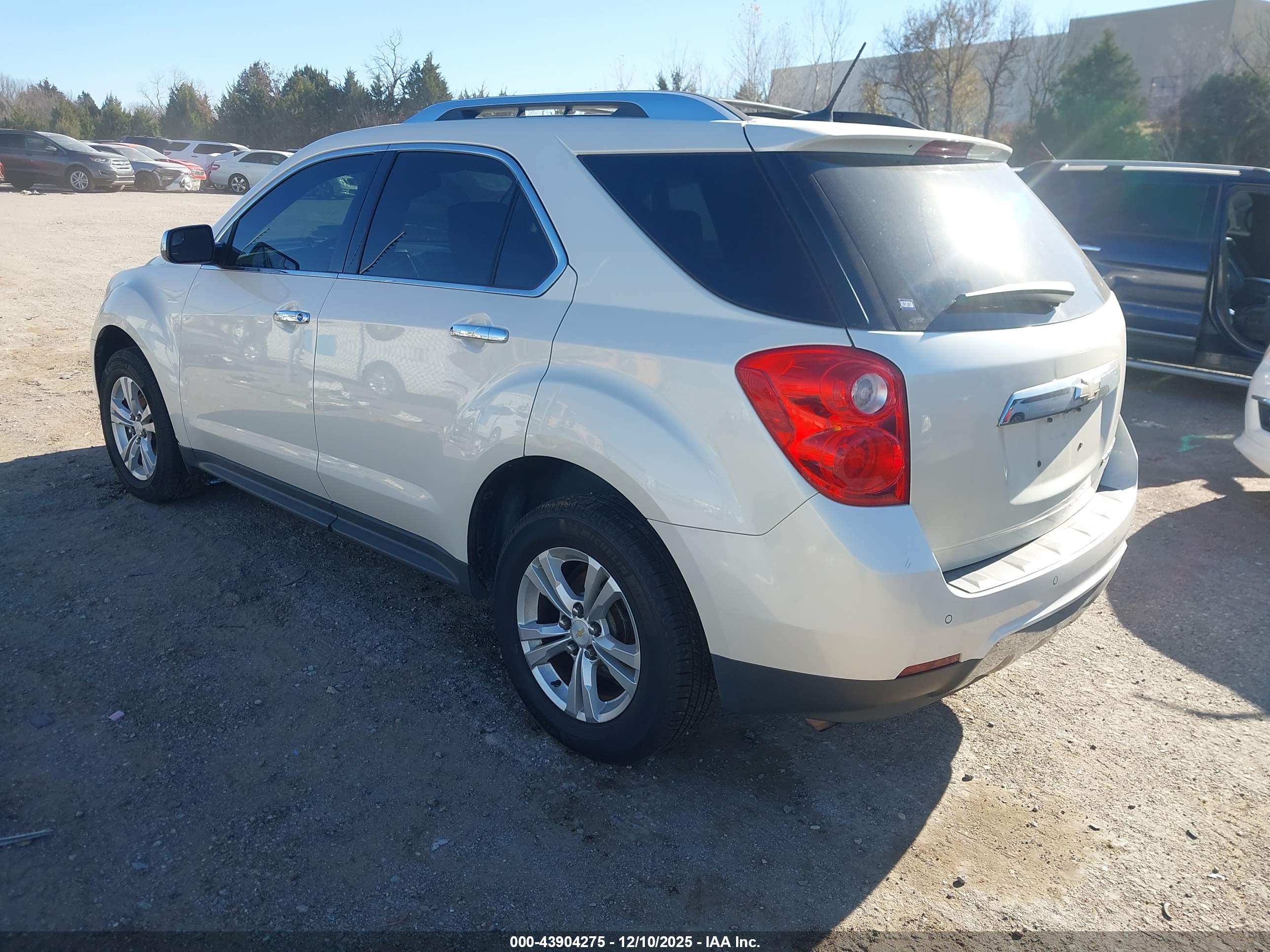 CHEVROLET EQUINOX image 3
