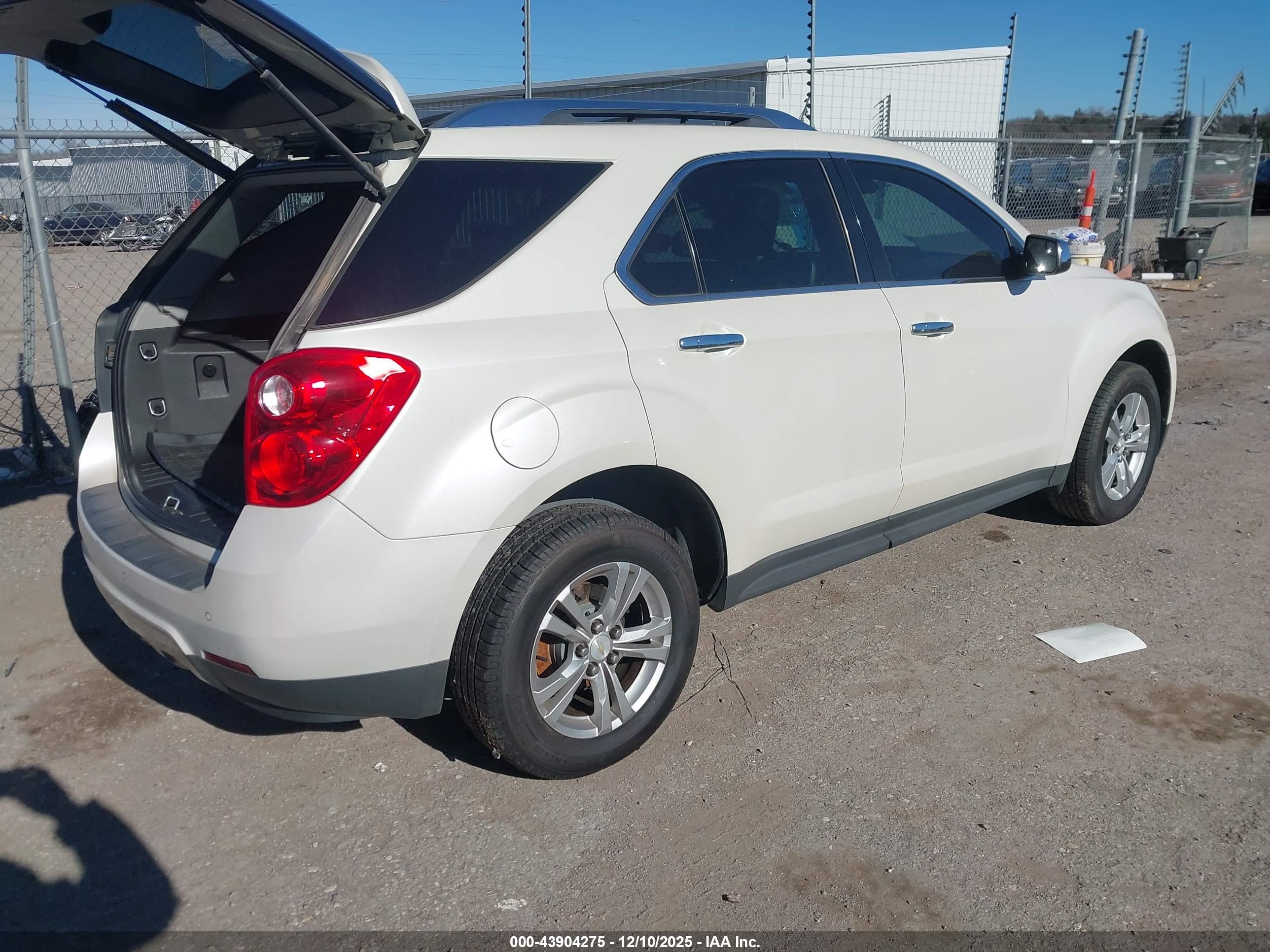 CHEVROLET EQUINOX image 4