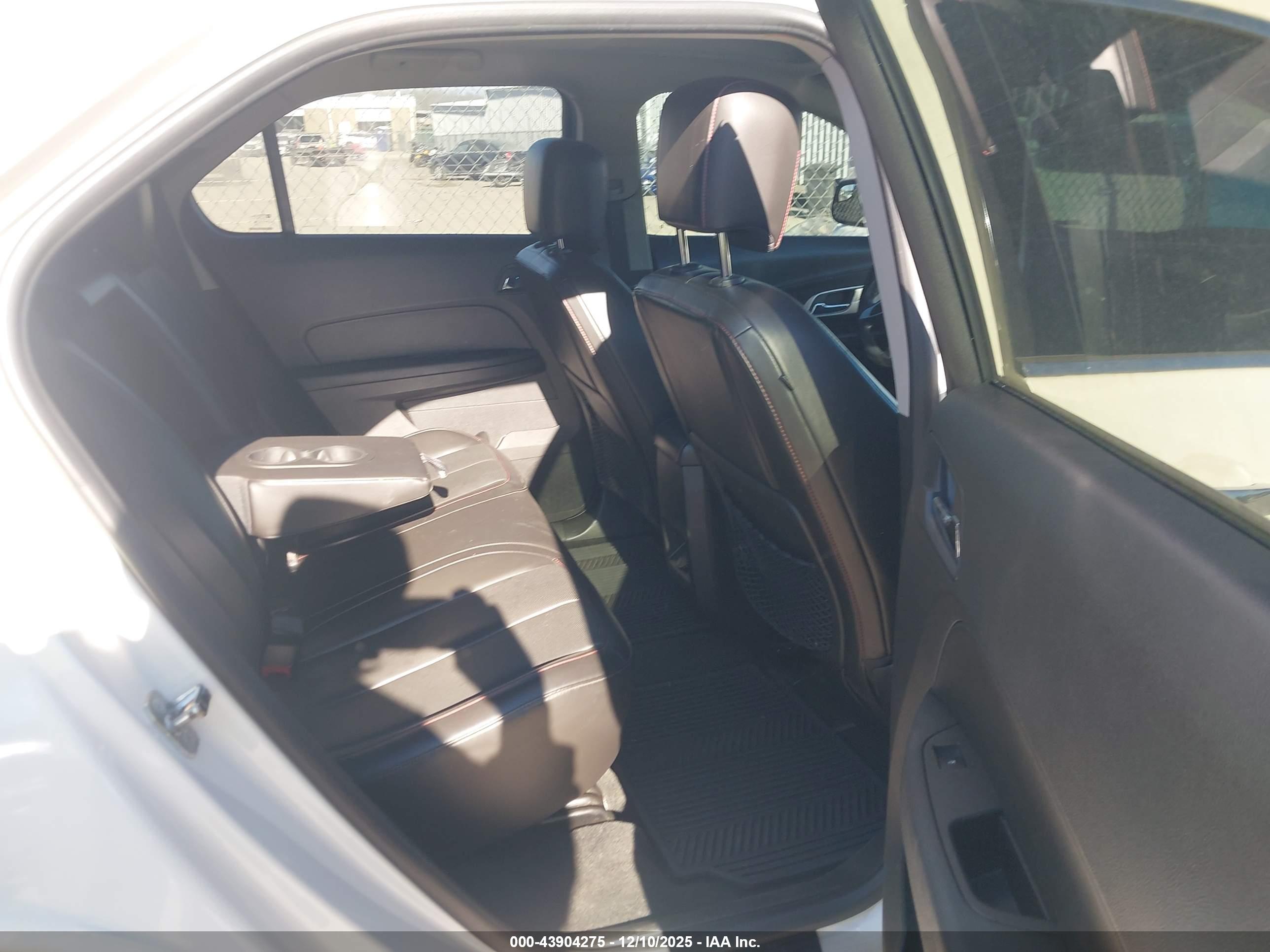 CHEVROLET EQUINOX image 8