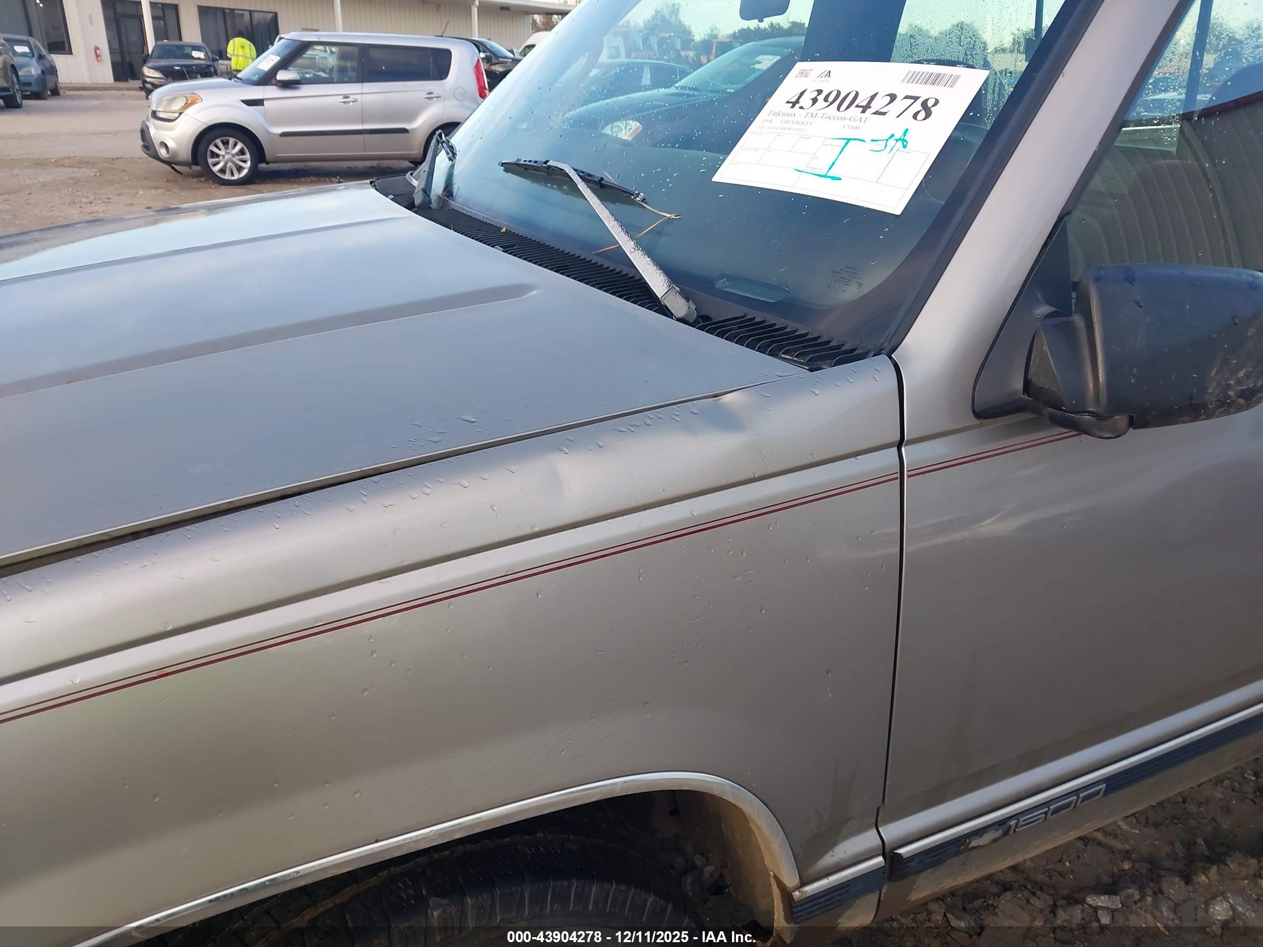 CHEVROLET C1500 image 6