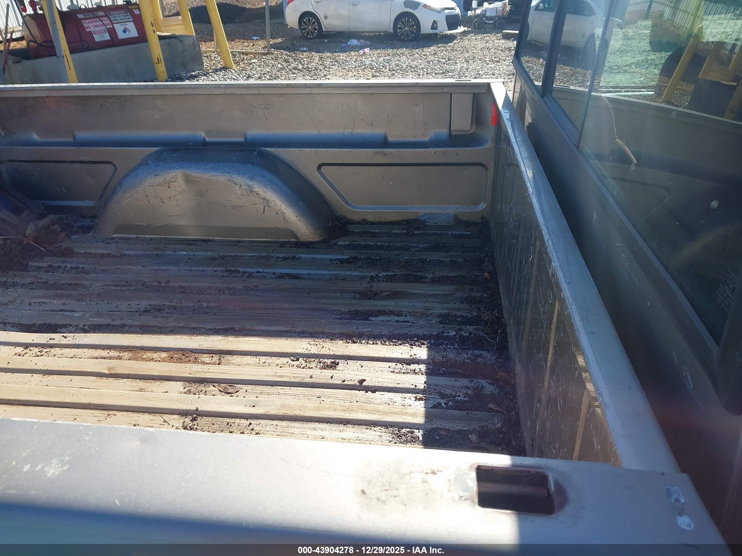 CHEVROLET C1500 image 8