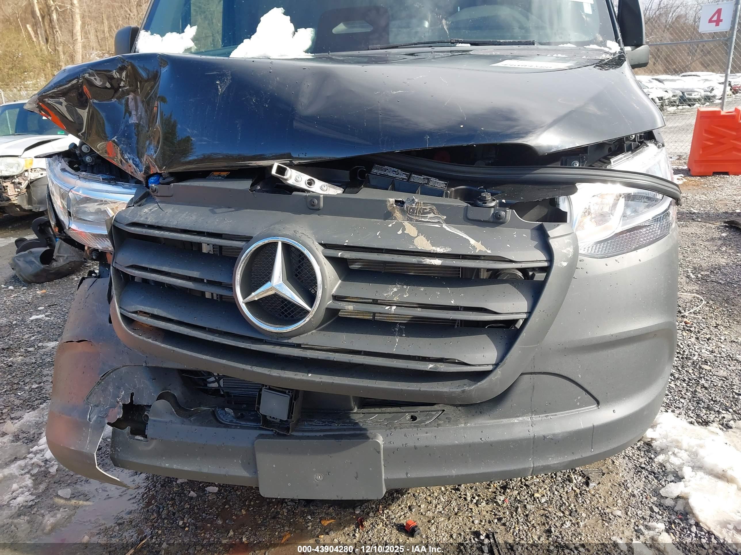 MERCEDES-BENZ SPRINTER image 6