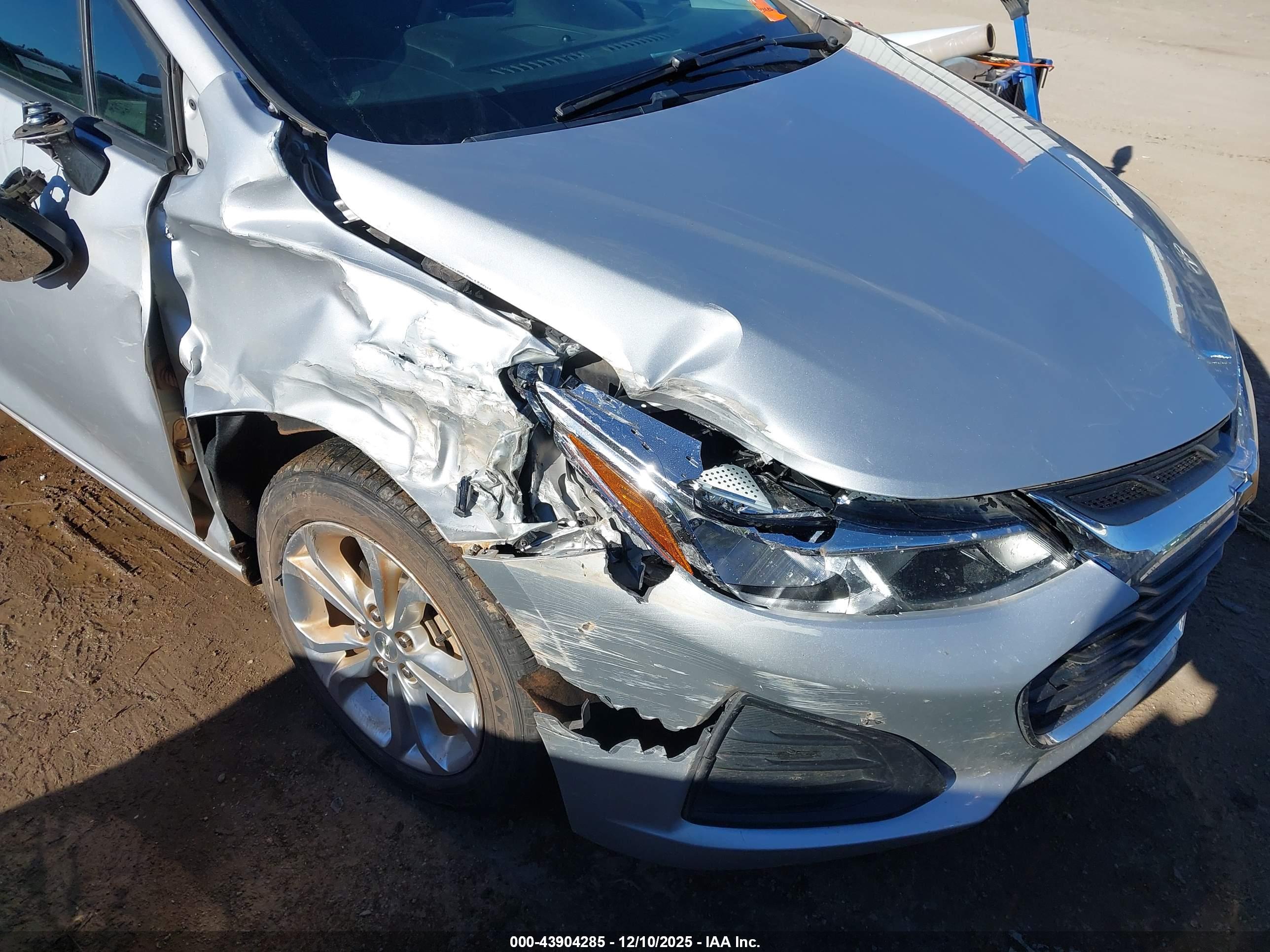 CHEVROLET CRUZE image 6
