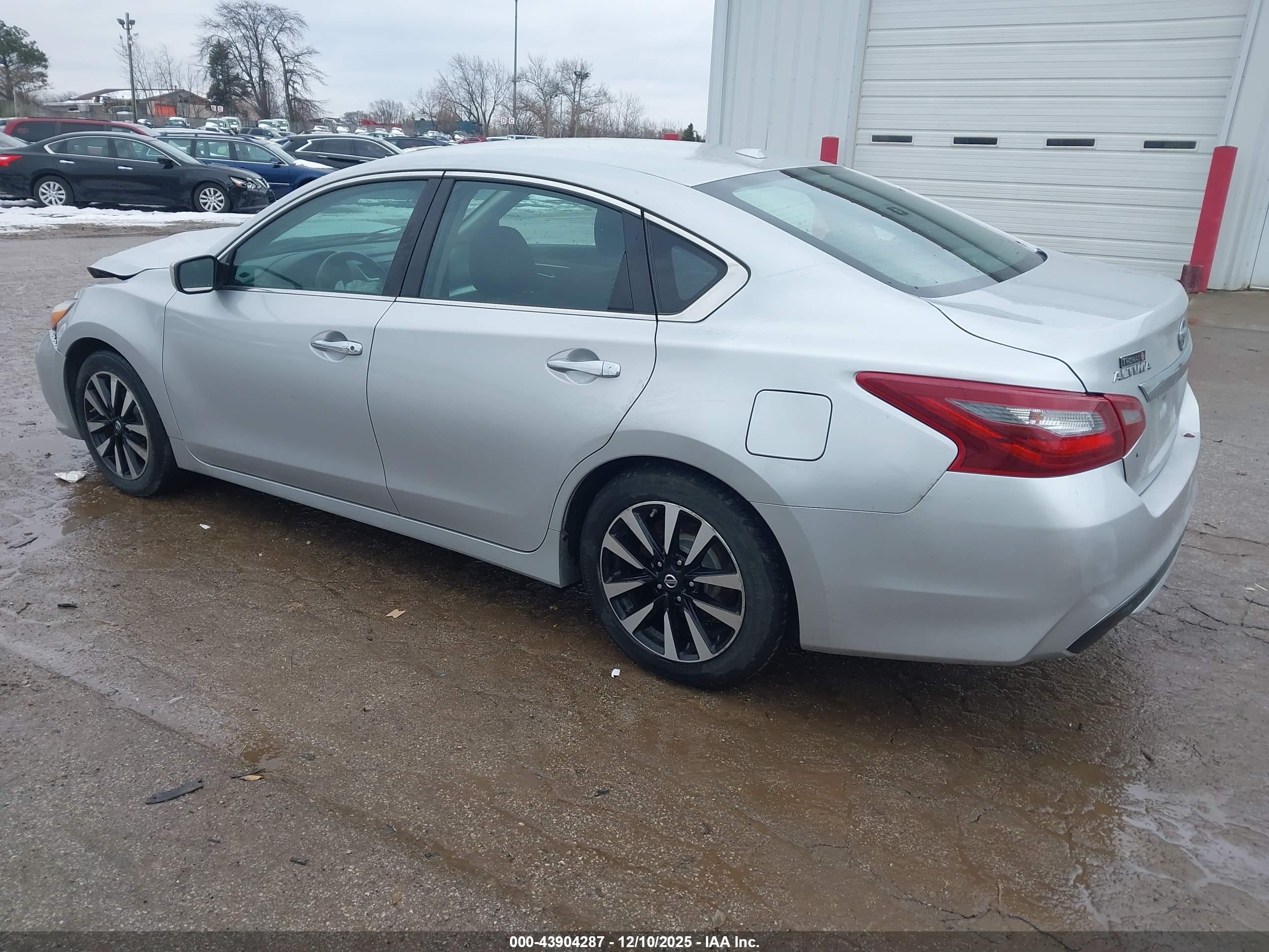 NISSAN ALTIMA image 3