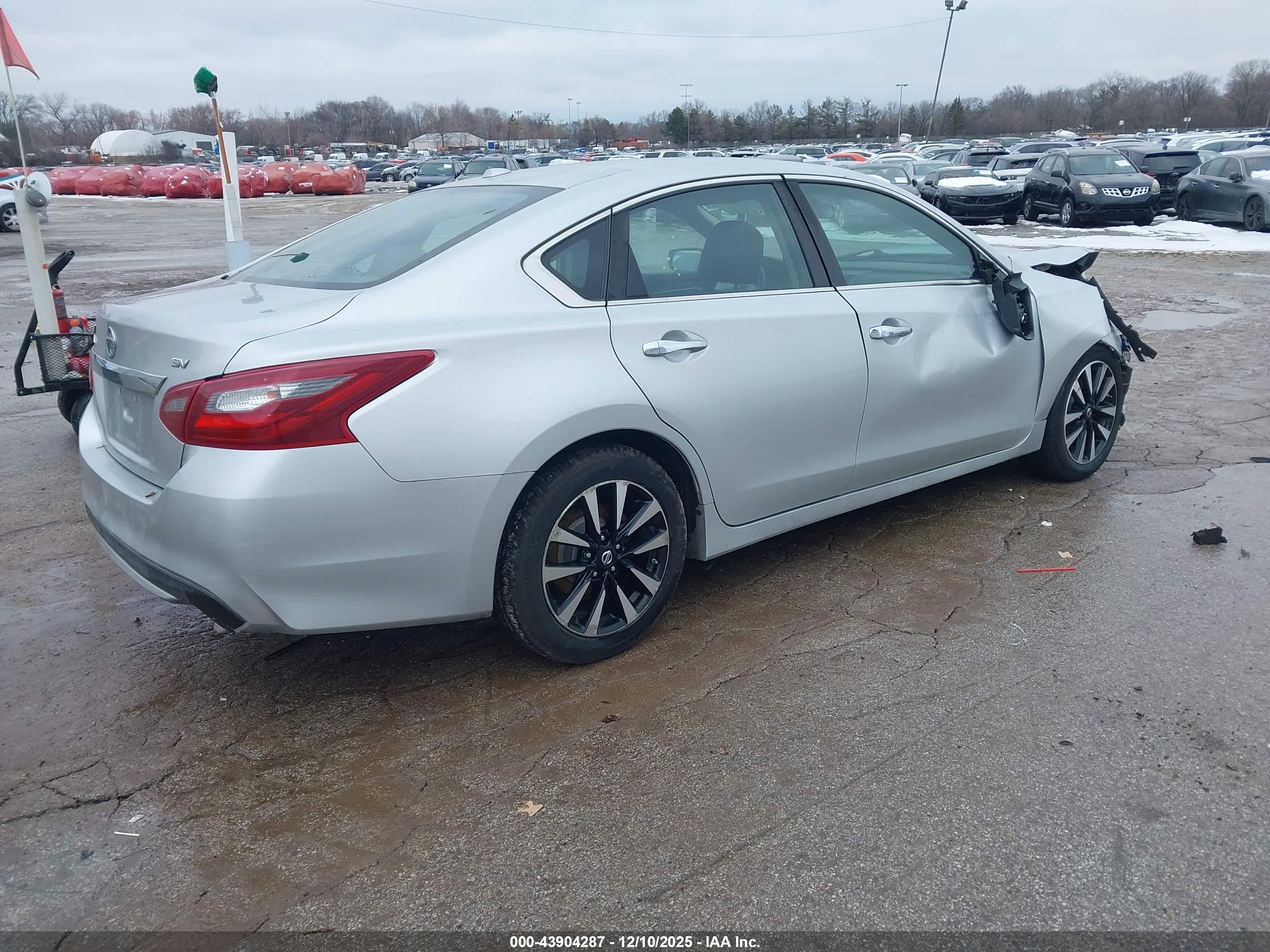 NISSAN ALTIMA image 4