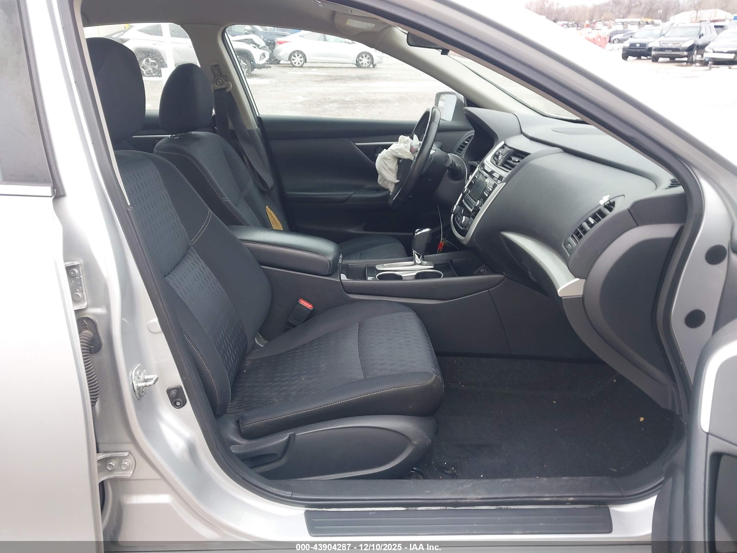 NISSAN ALTIMA image 5