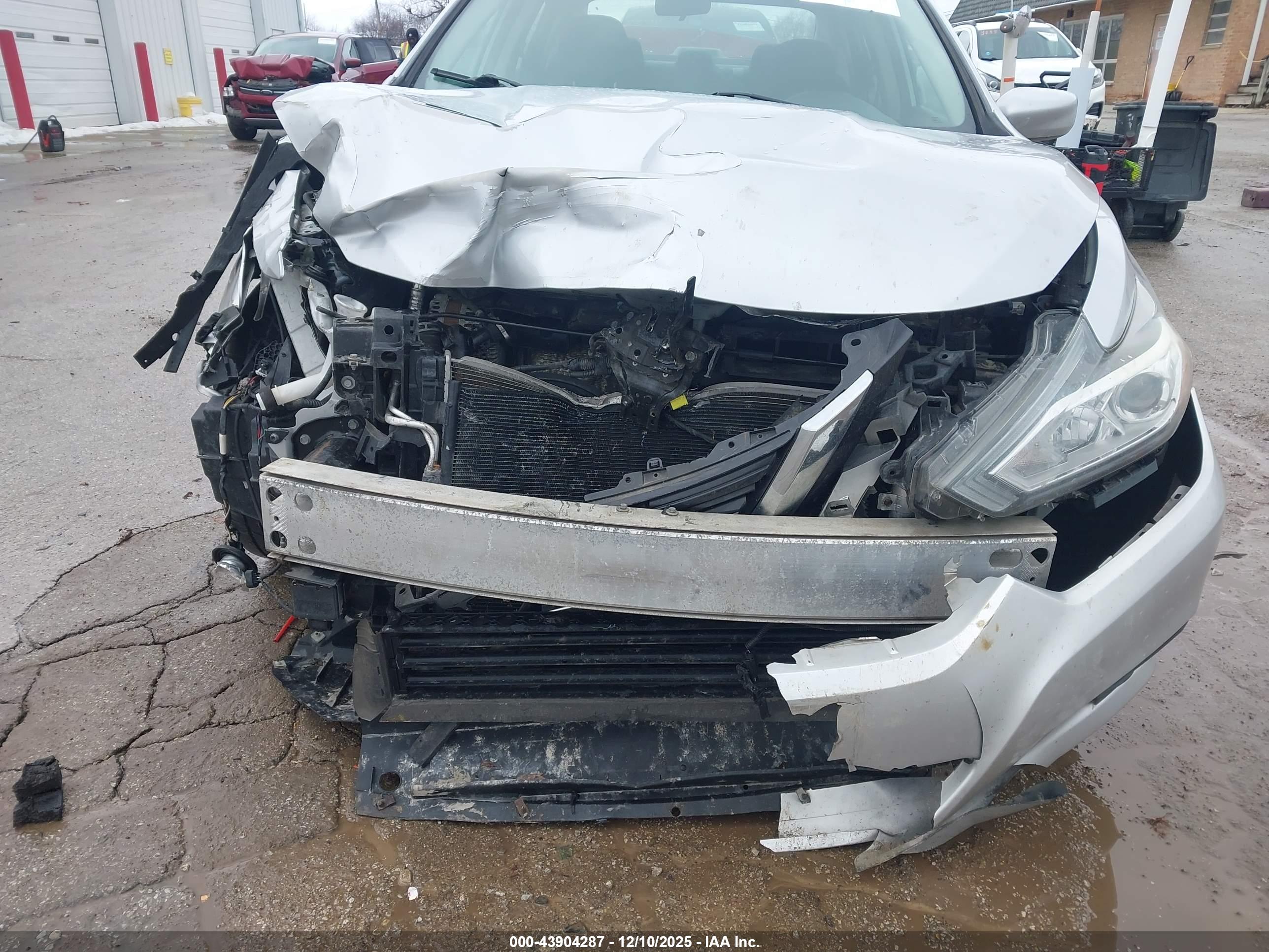 NISSAN ALTIMA image 6
