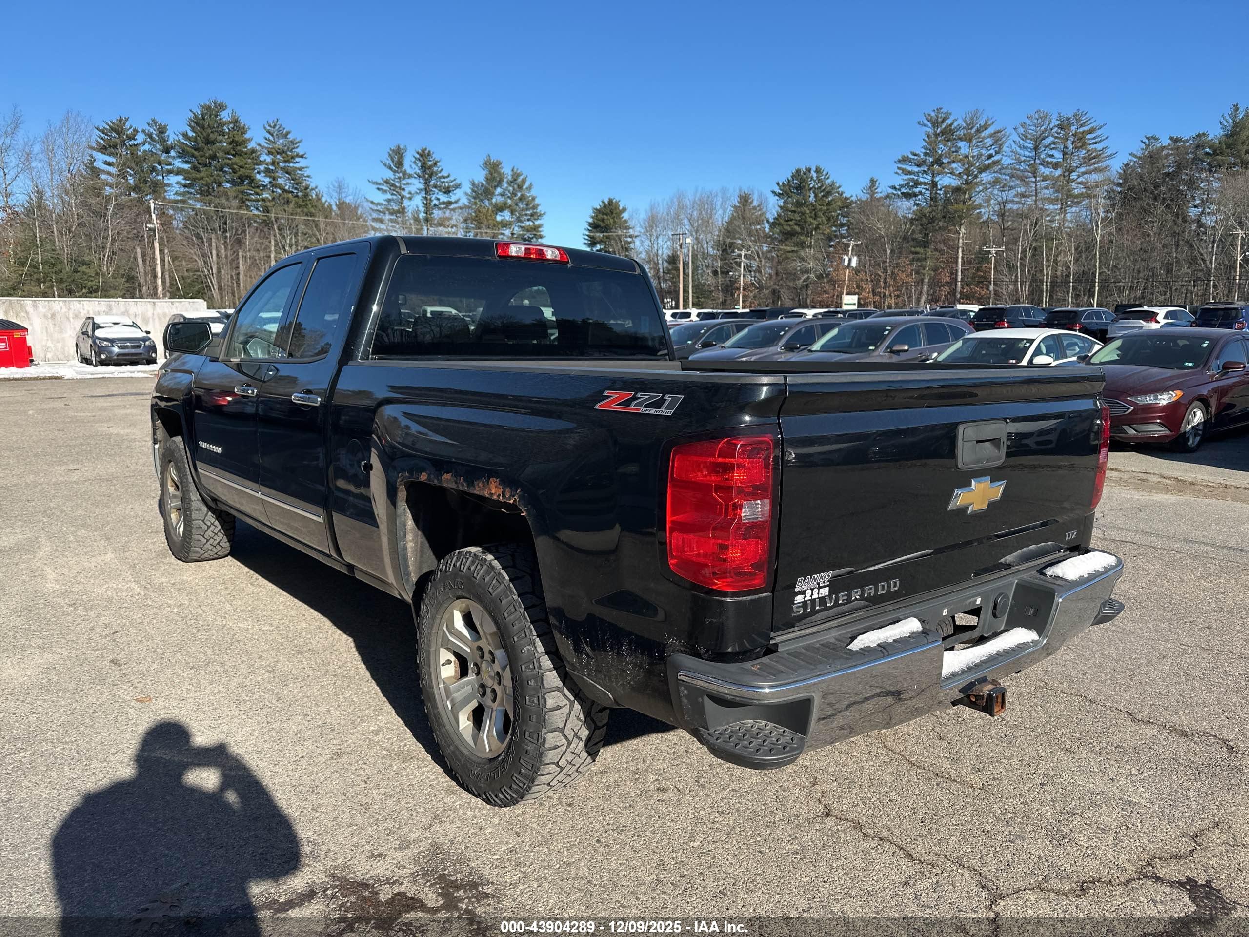 CHEVROLET SILVERADO image 3