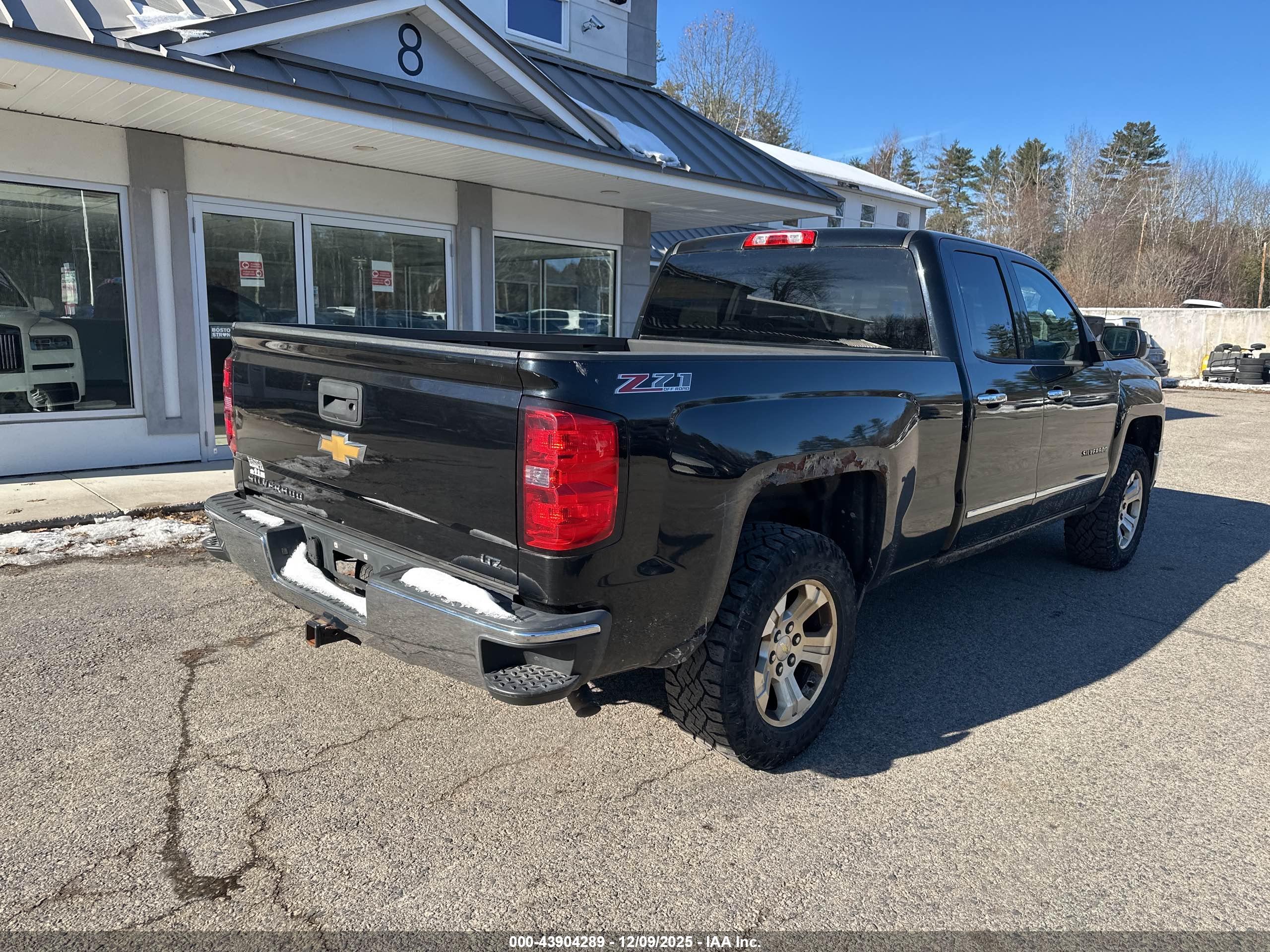 CHEVROLET SILVERADO image 4