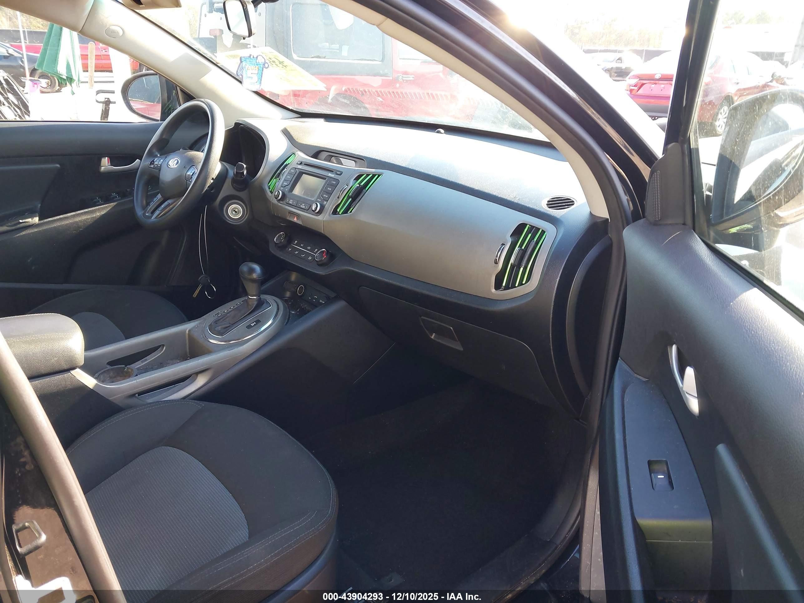 KIA SPORTAGE image 5