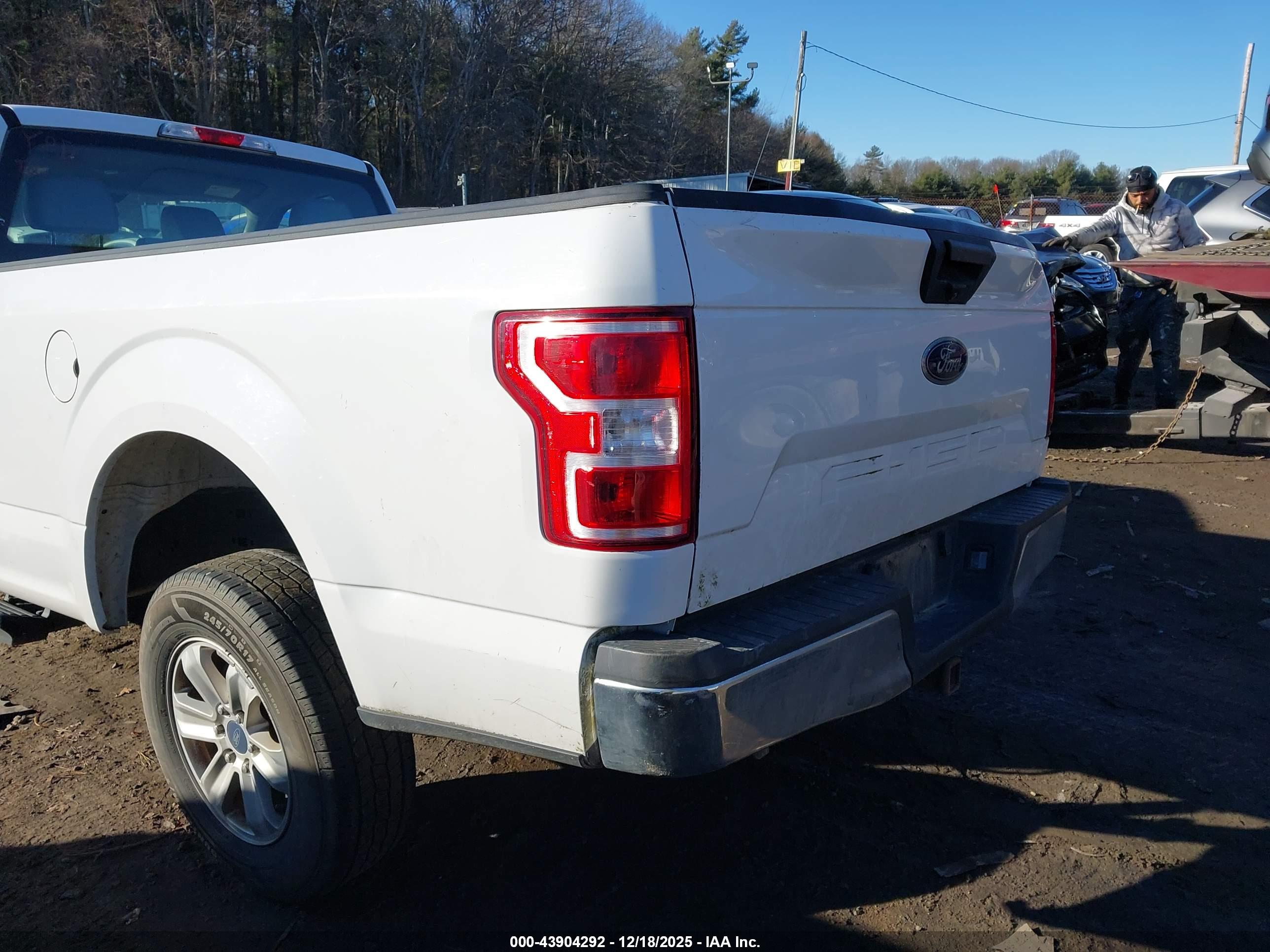 FORD F-150 image 4