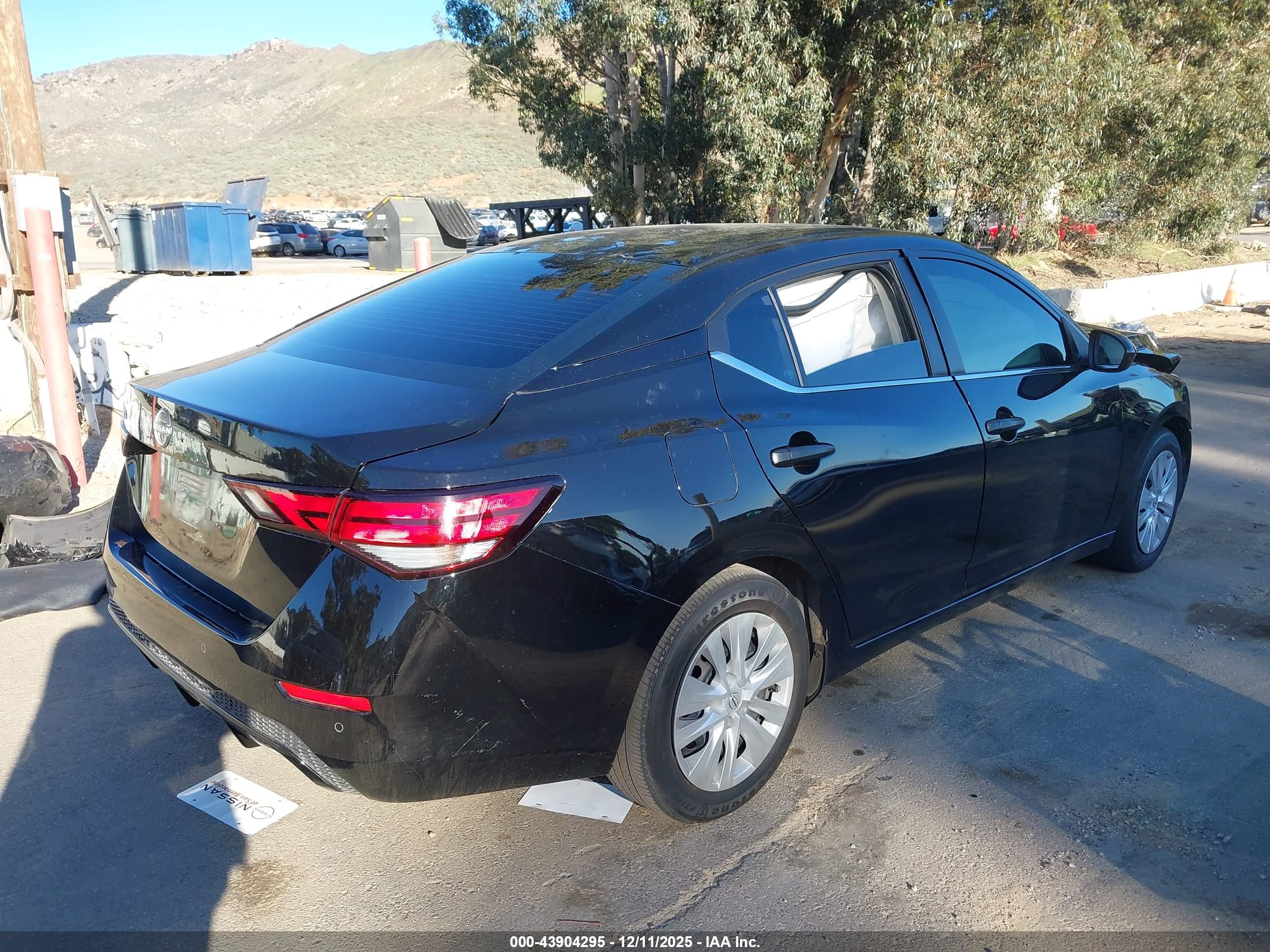 NISSAN SENTRA image 4