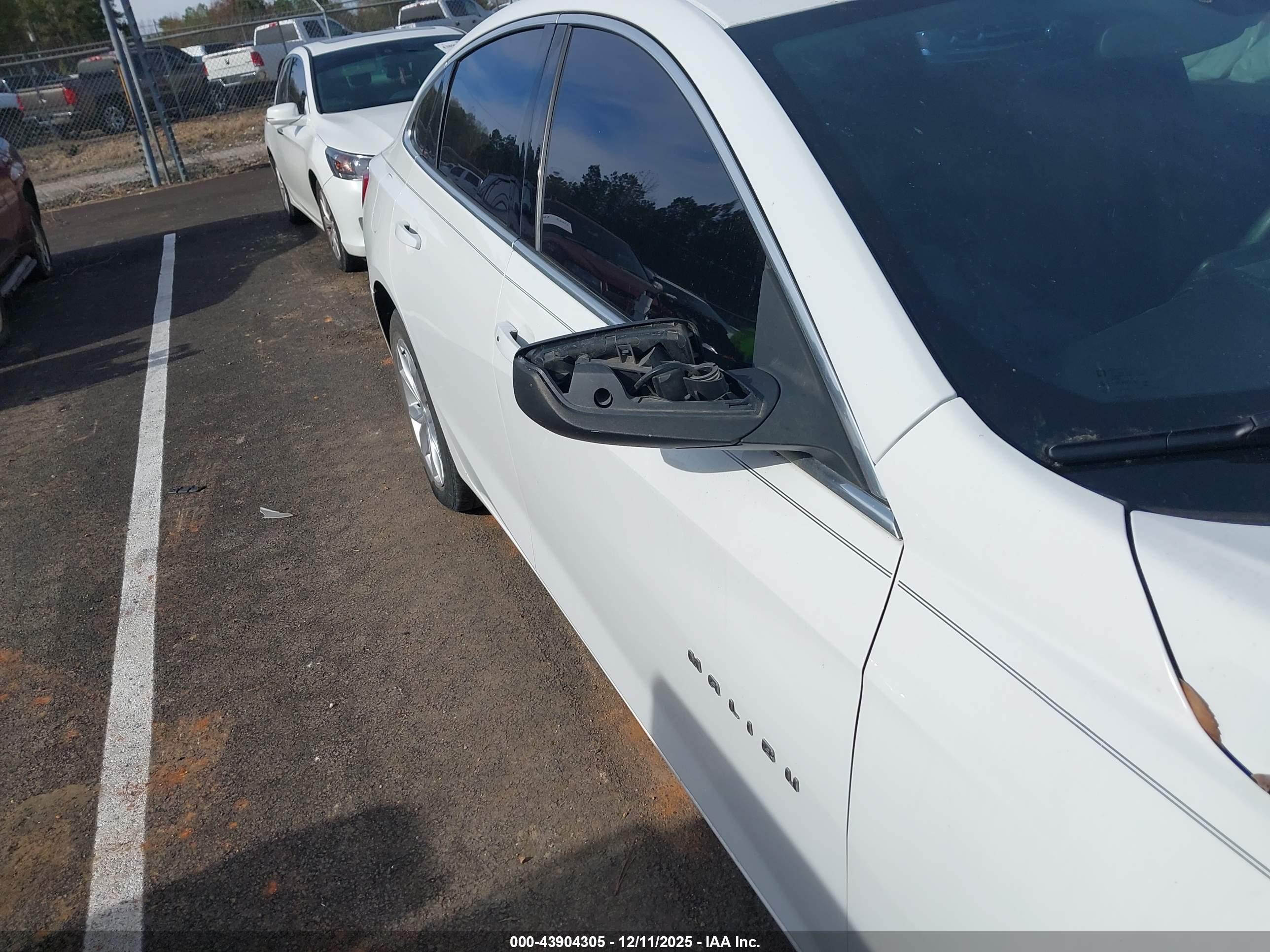 CHEVROLET MALIBU image 6