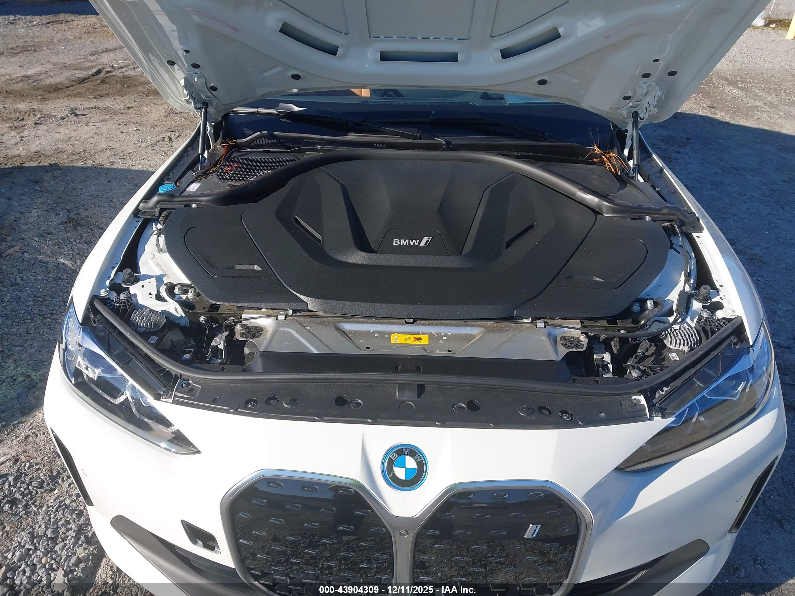 BMW I4 image 10