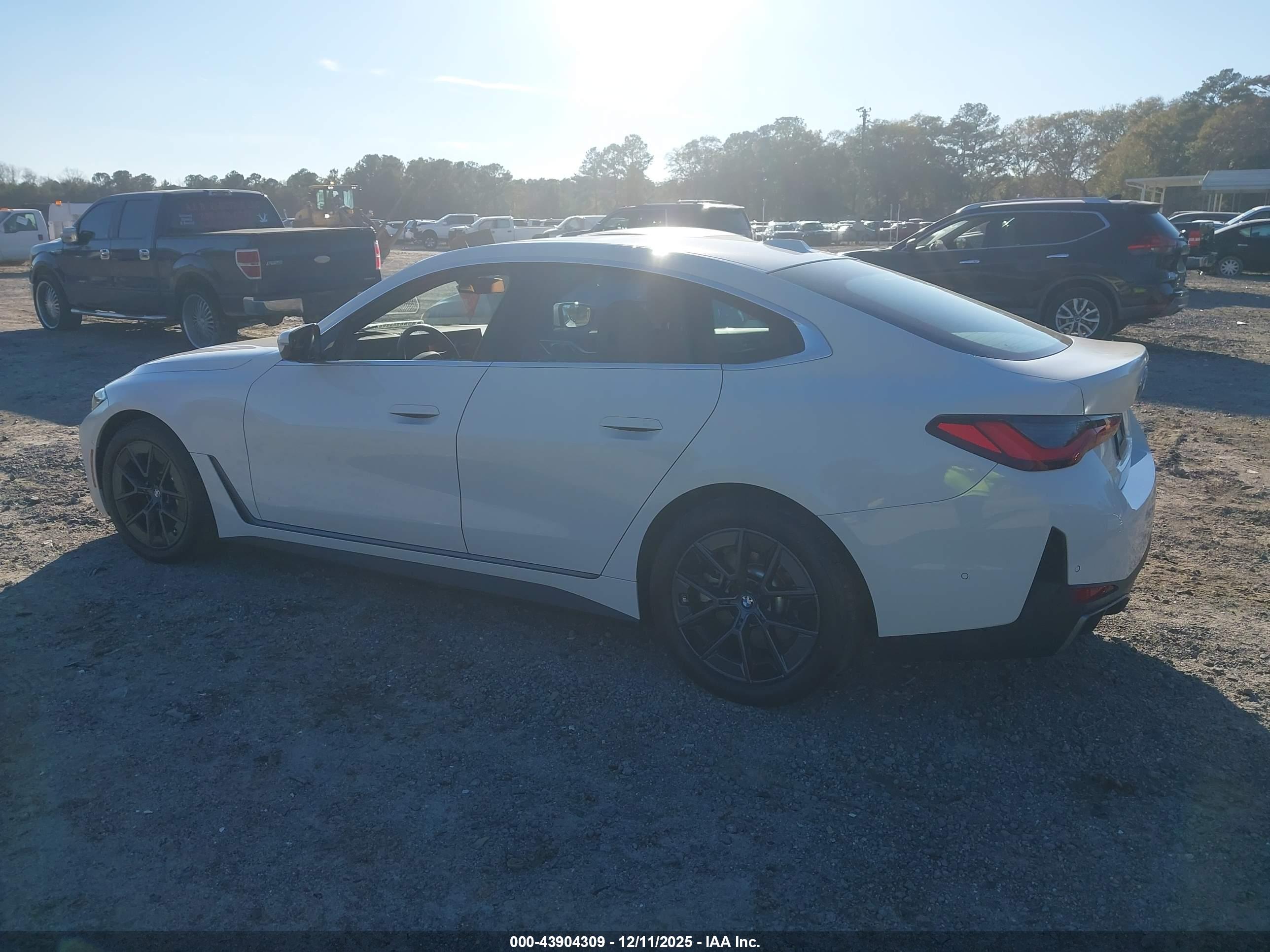 BMW I4 image 3