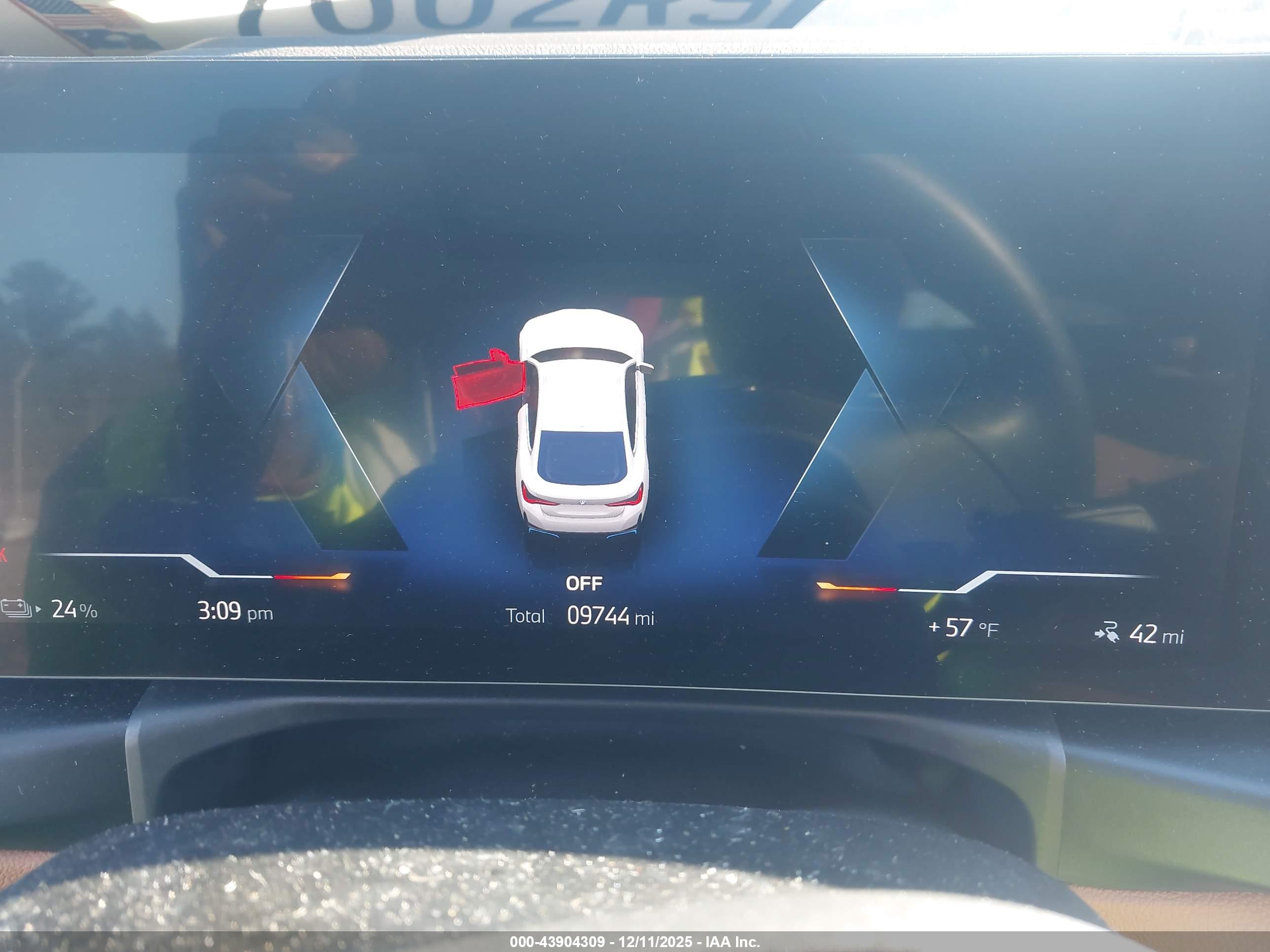BMW I4 image 7