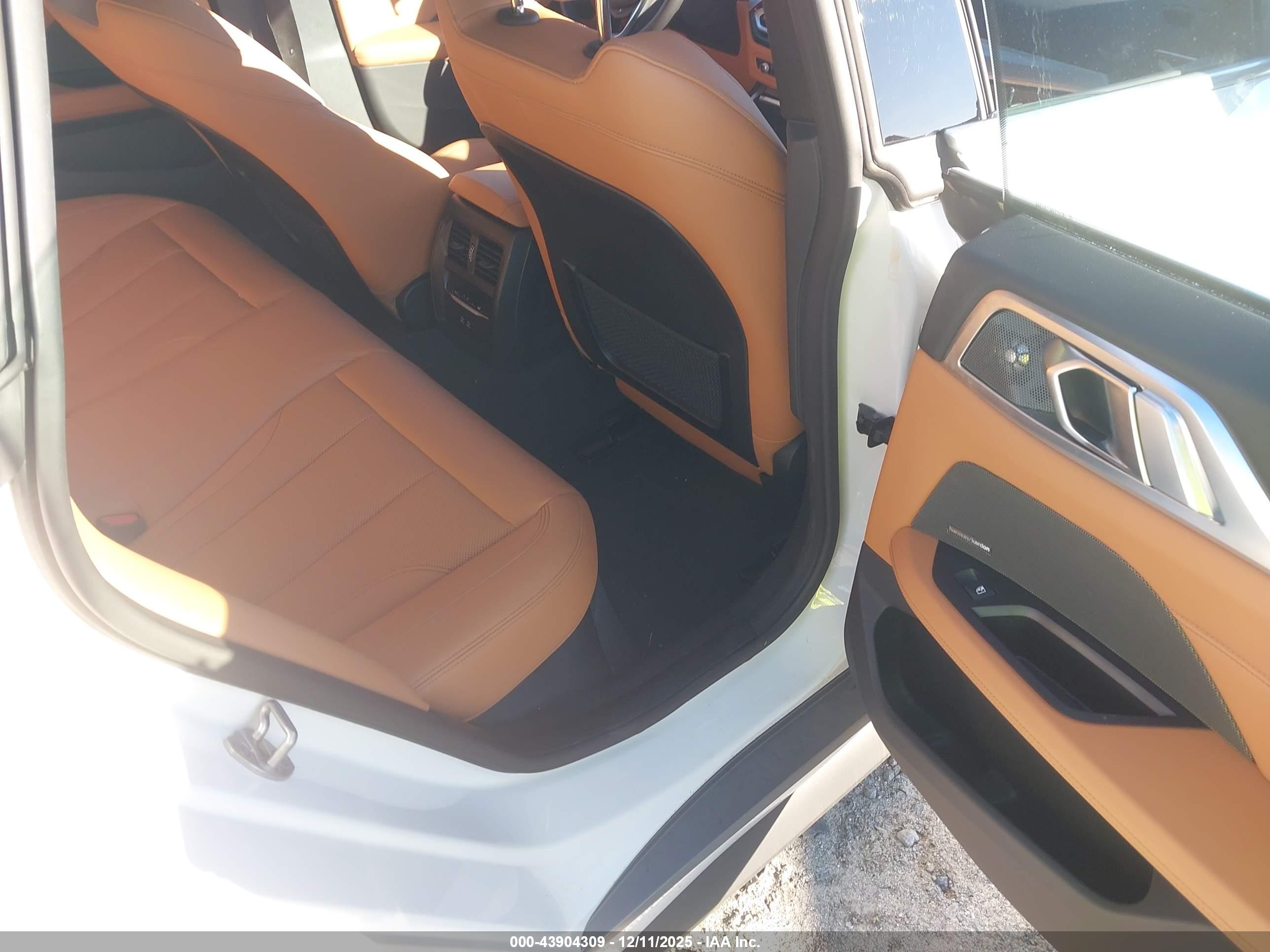 BMW I4 image 8