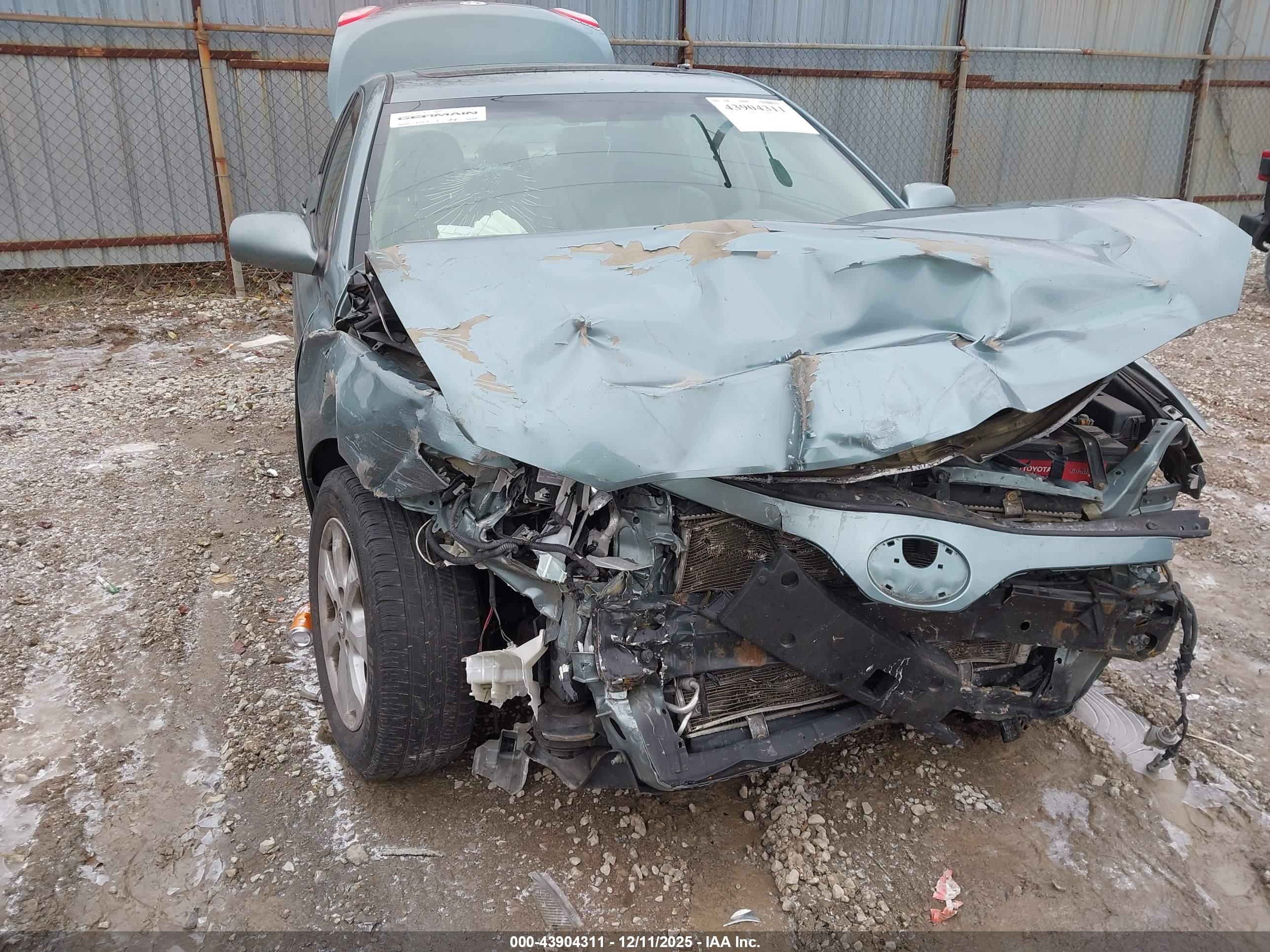 TOYOTA CAMRY image 6