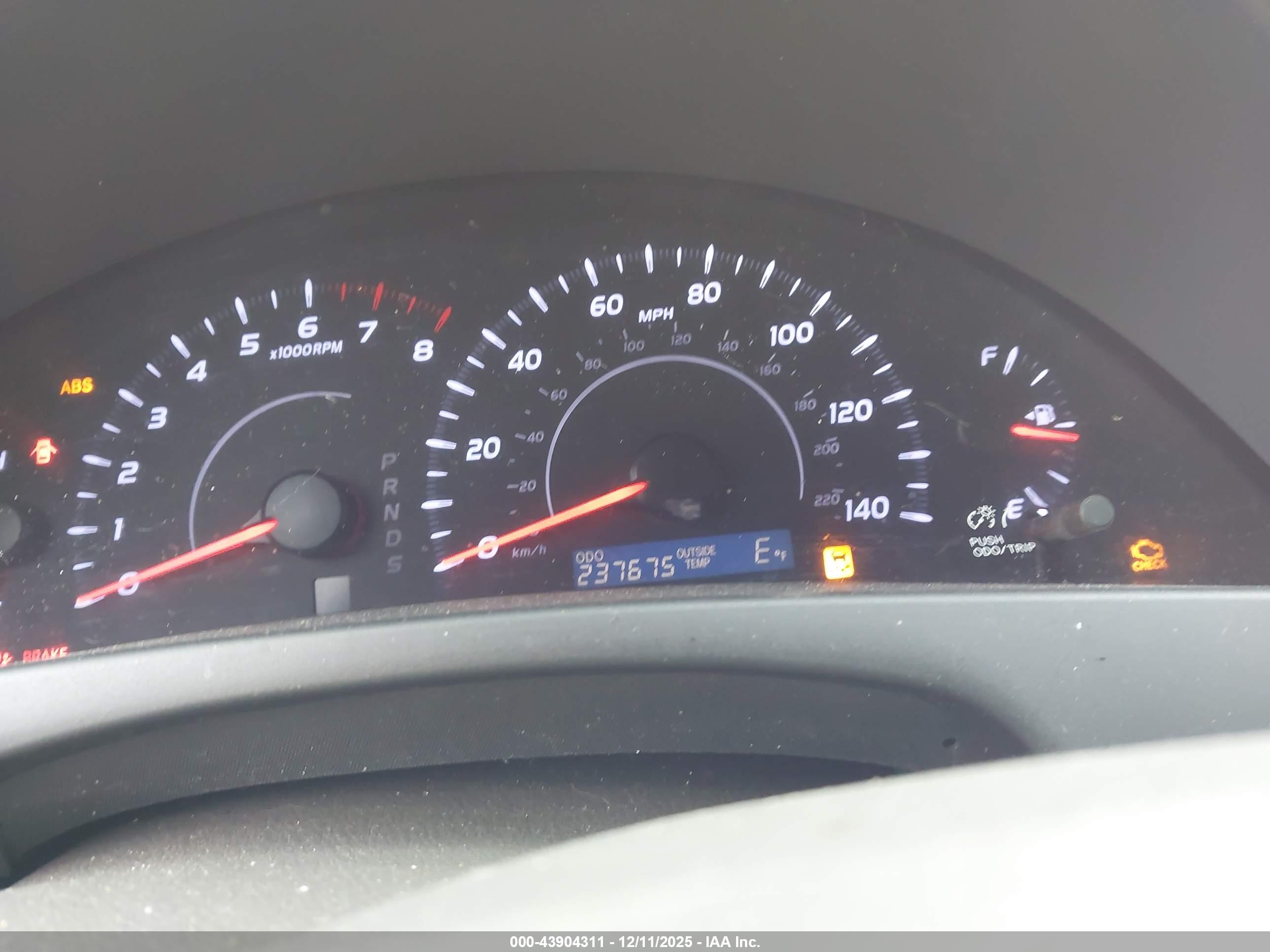 TOYOTA CAMRY image 7