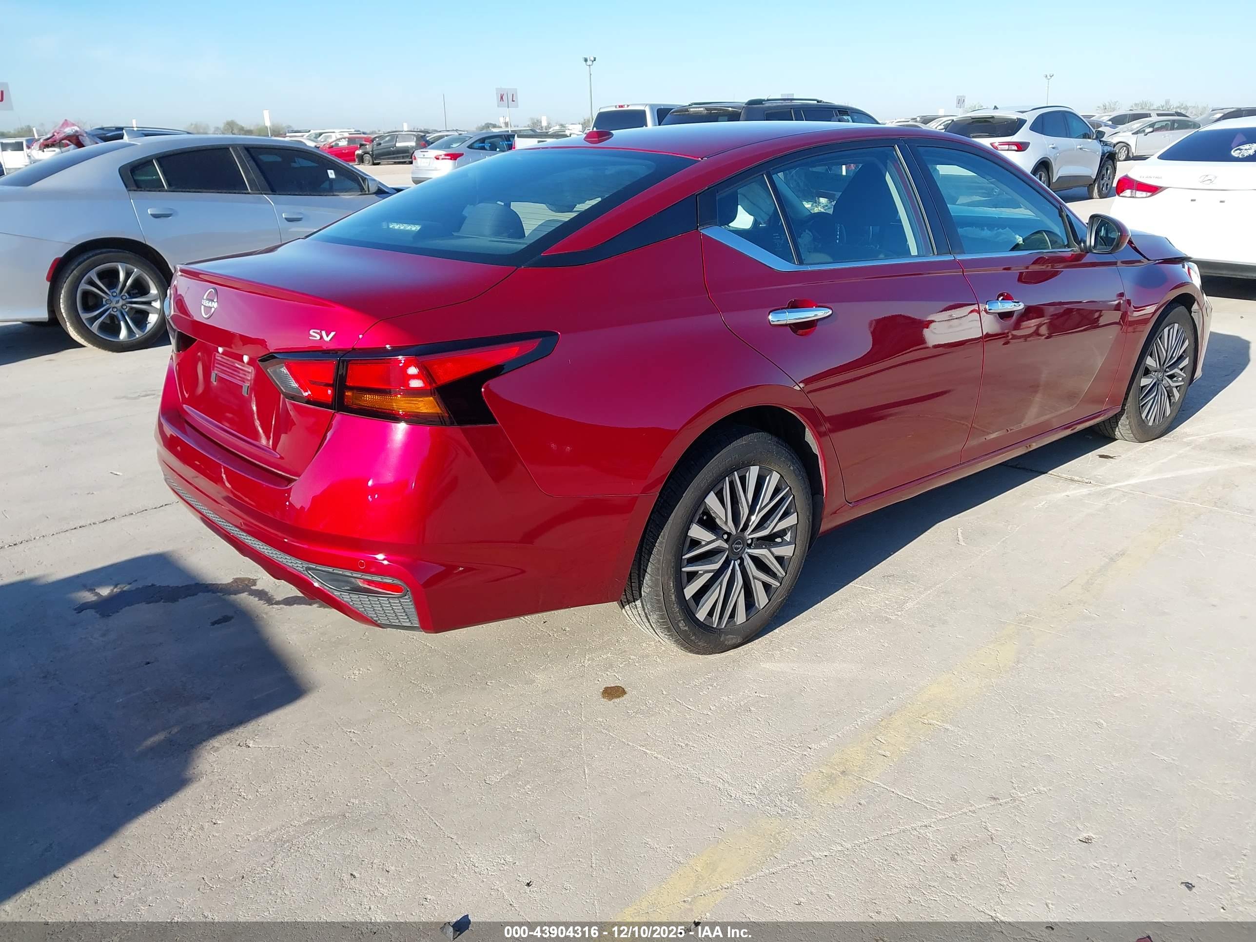 NISSAN ALTIMA image 4