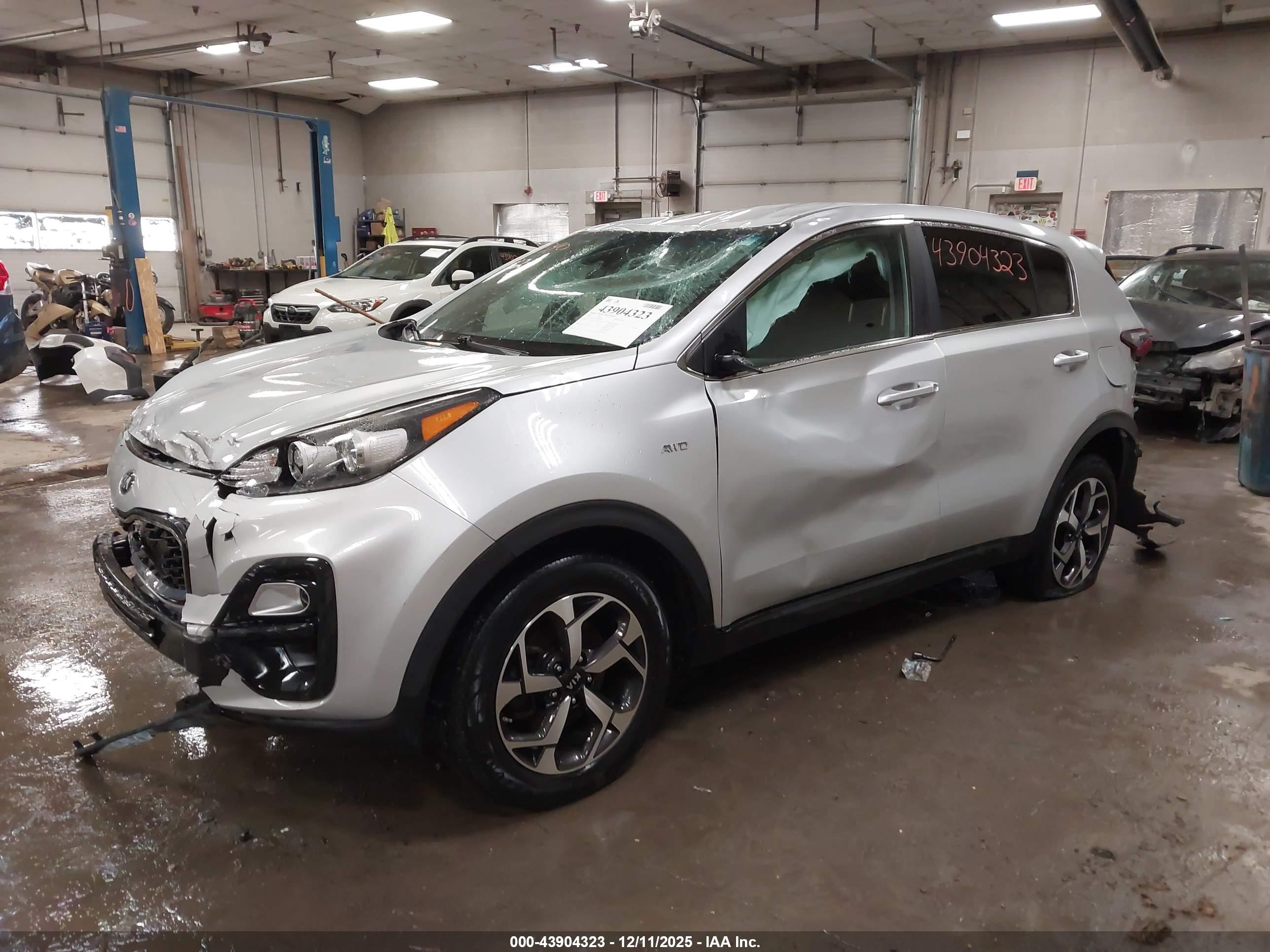KIA SPORTAGE image 2