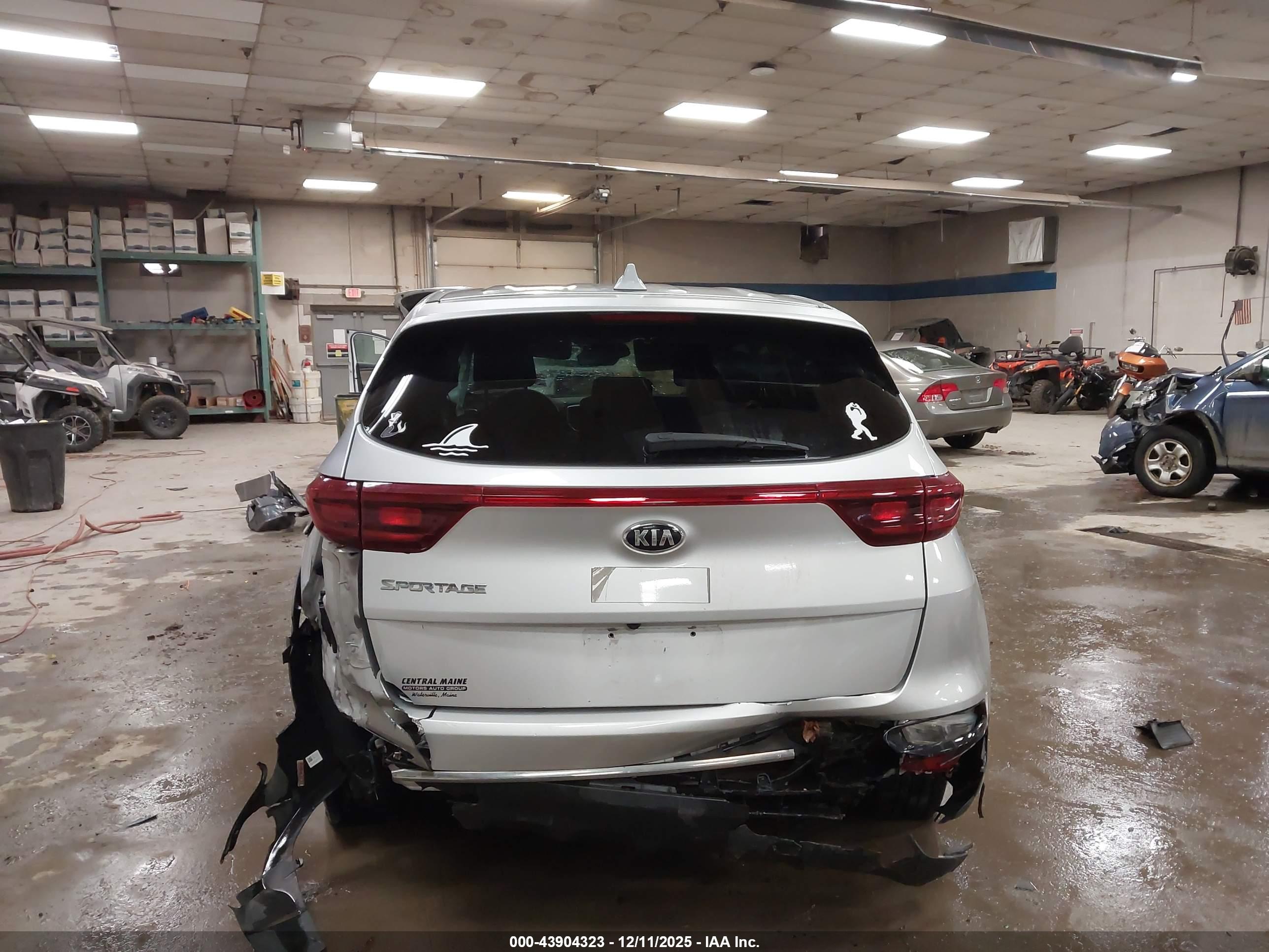 KIA SPORTAGE image 6