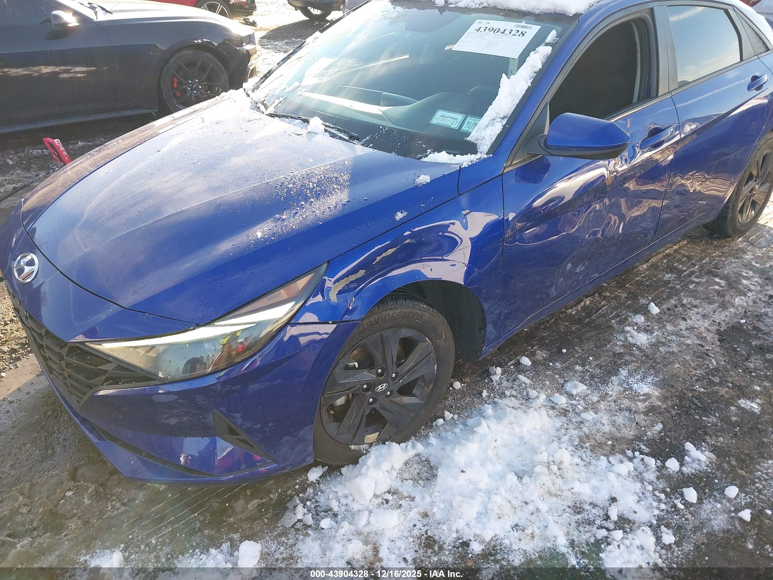 HYUNDAI ELANTRA image 6