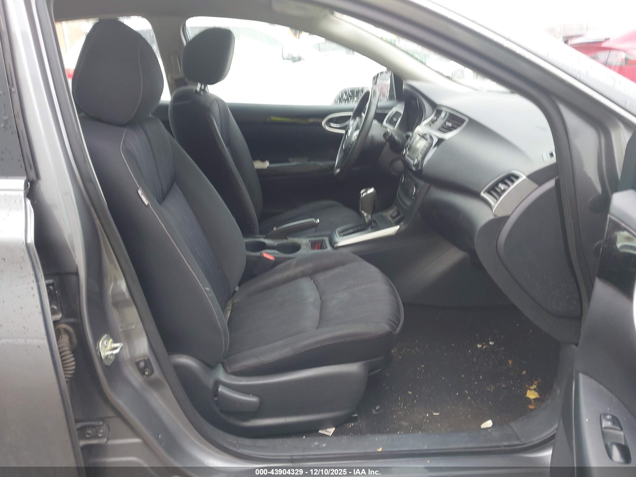 NISSAN SENTRA image 5