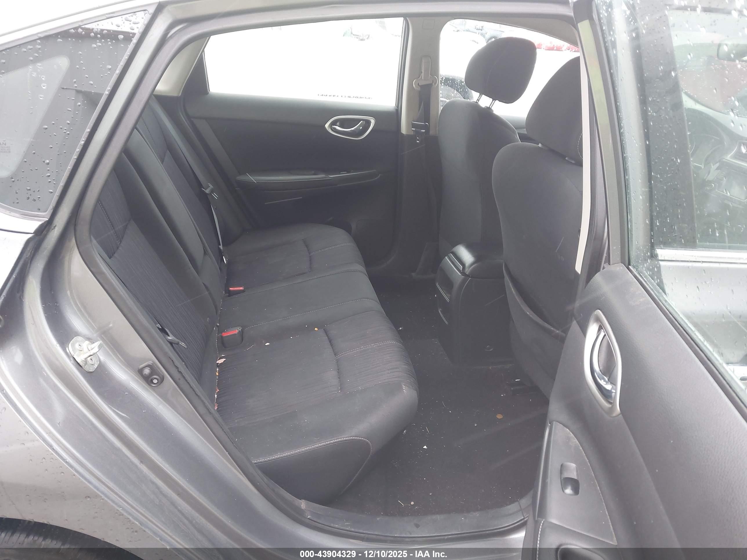 NISSAN SENTRA image 8