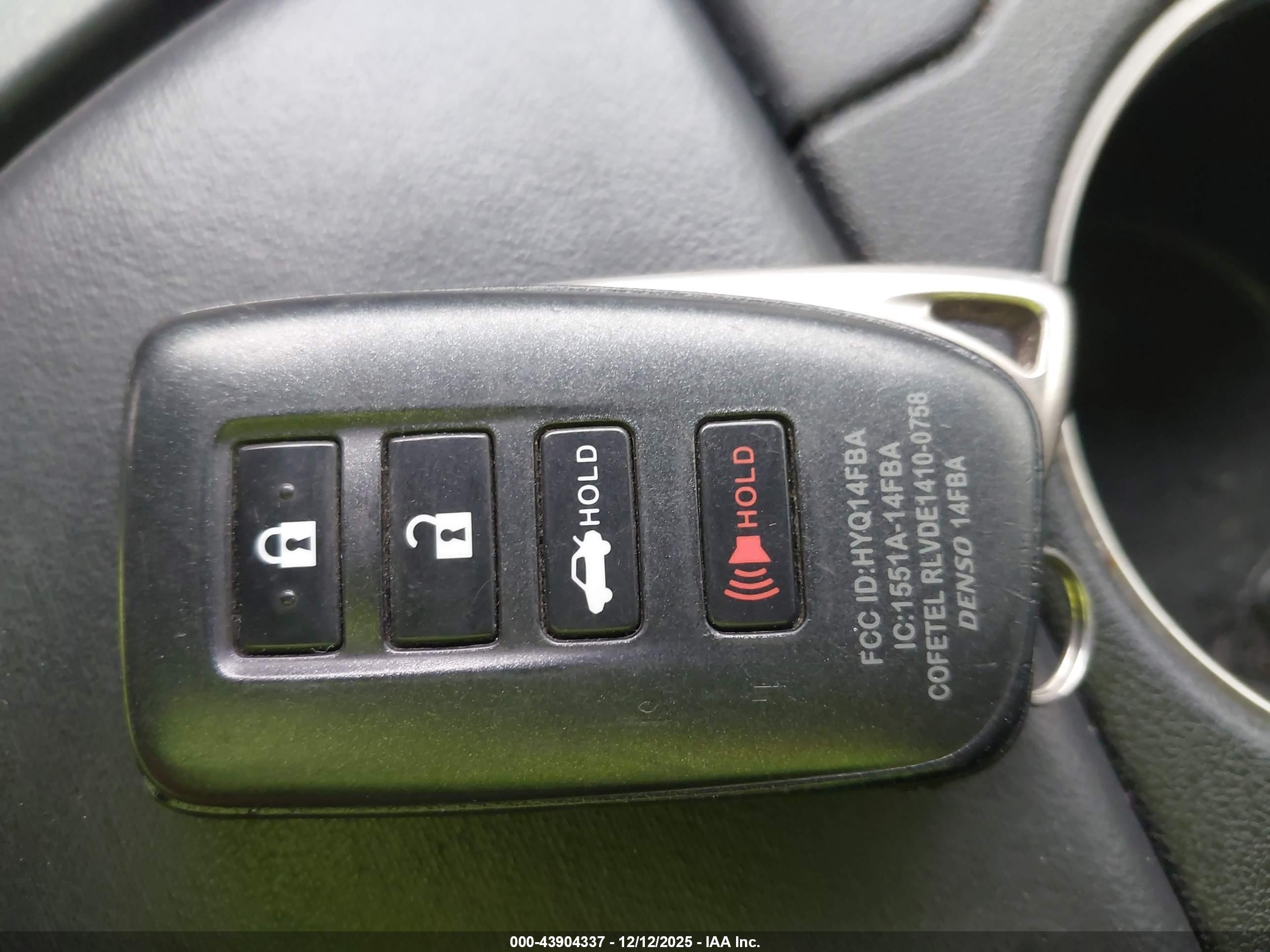 LEXUS IS image 11