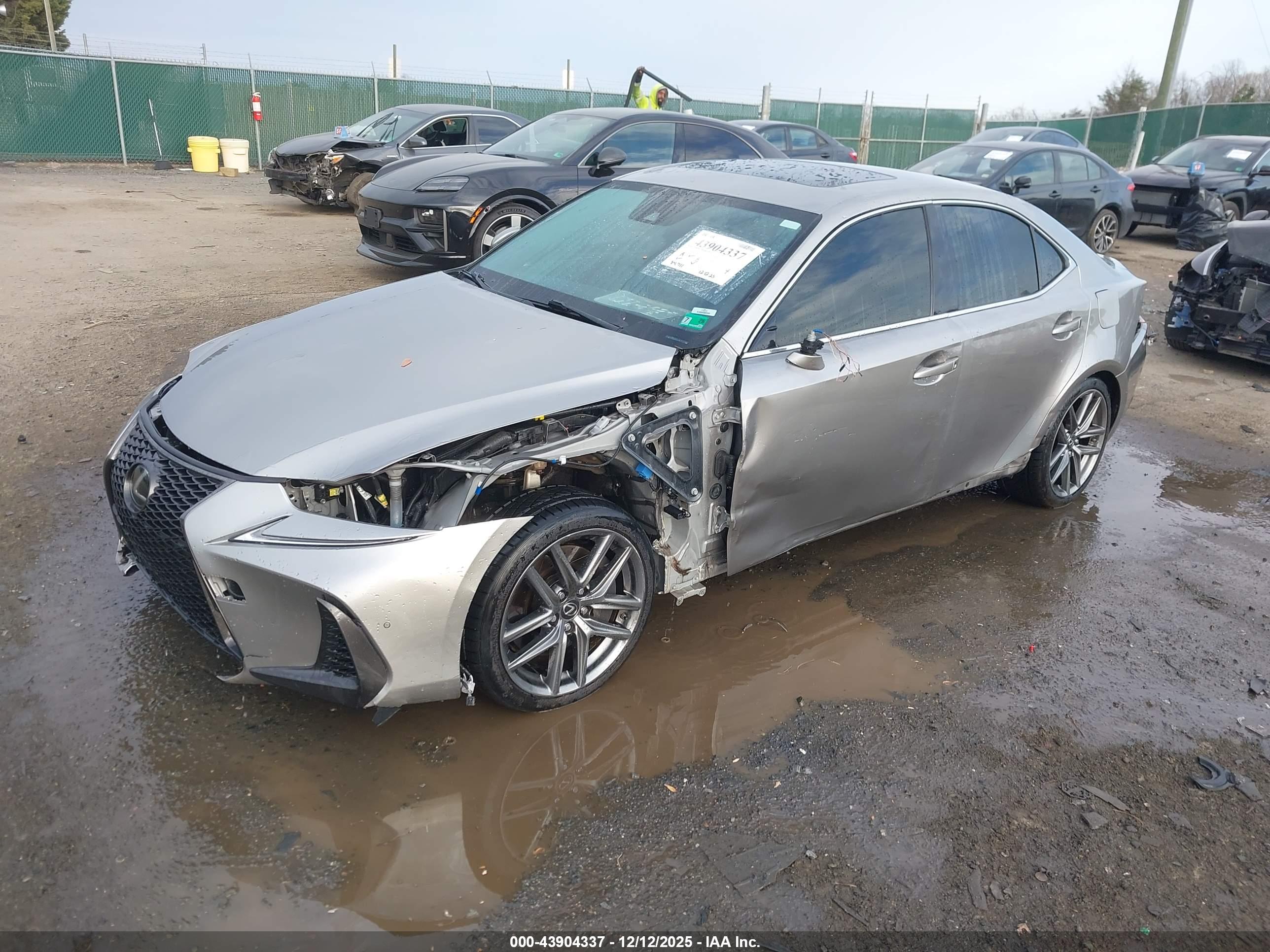 LEXUS IS image 2