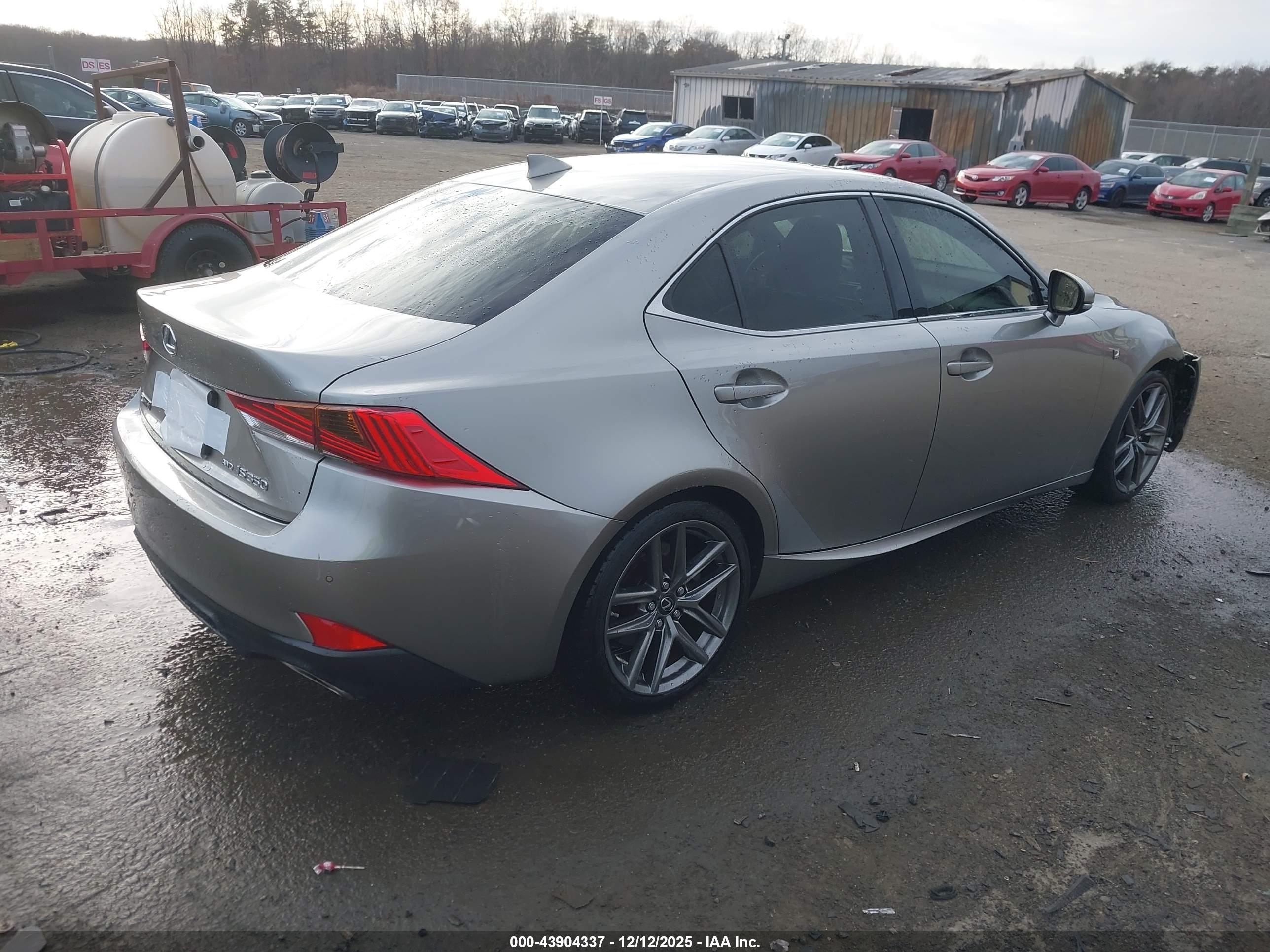 LEXUS IS image 4