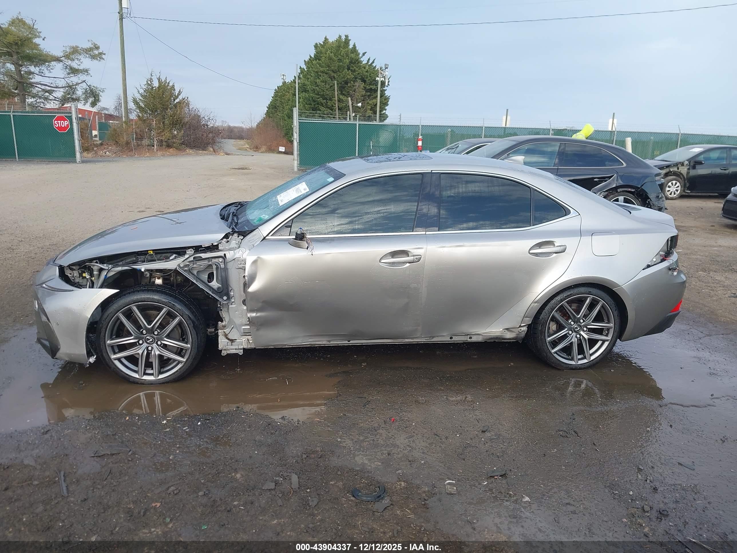 LEXUS IS image 6
