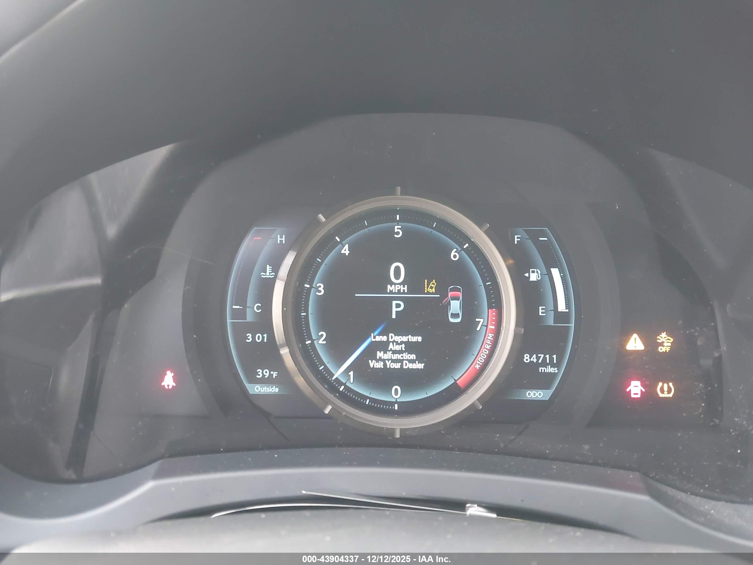 LEXUS IS image 7