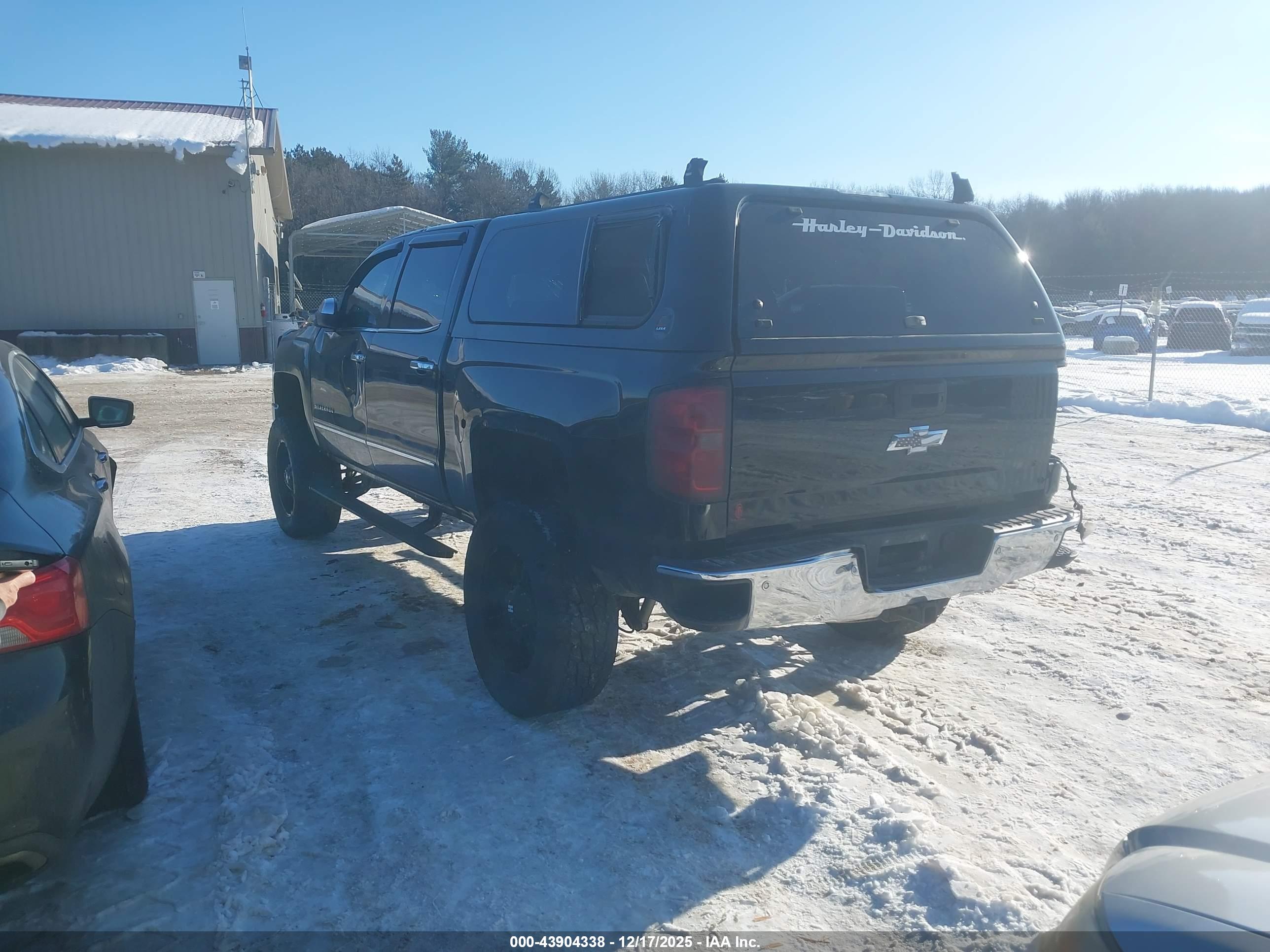 CHEVROLET SILVERADO image 3