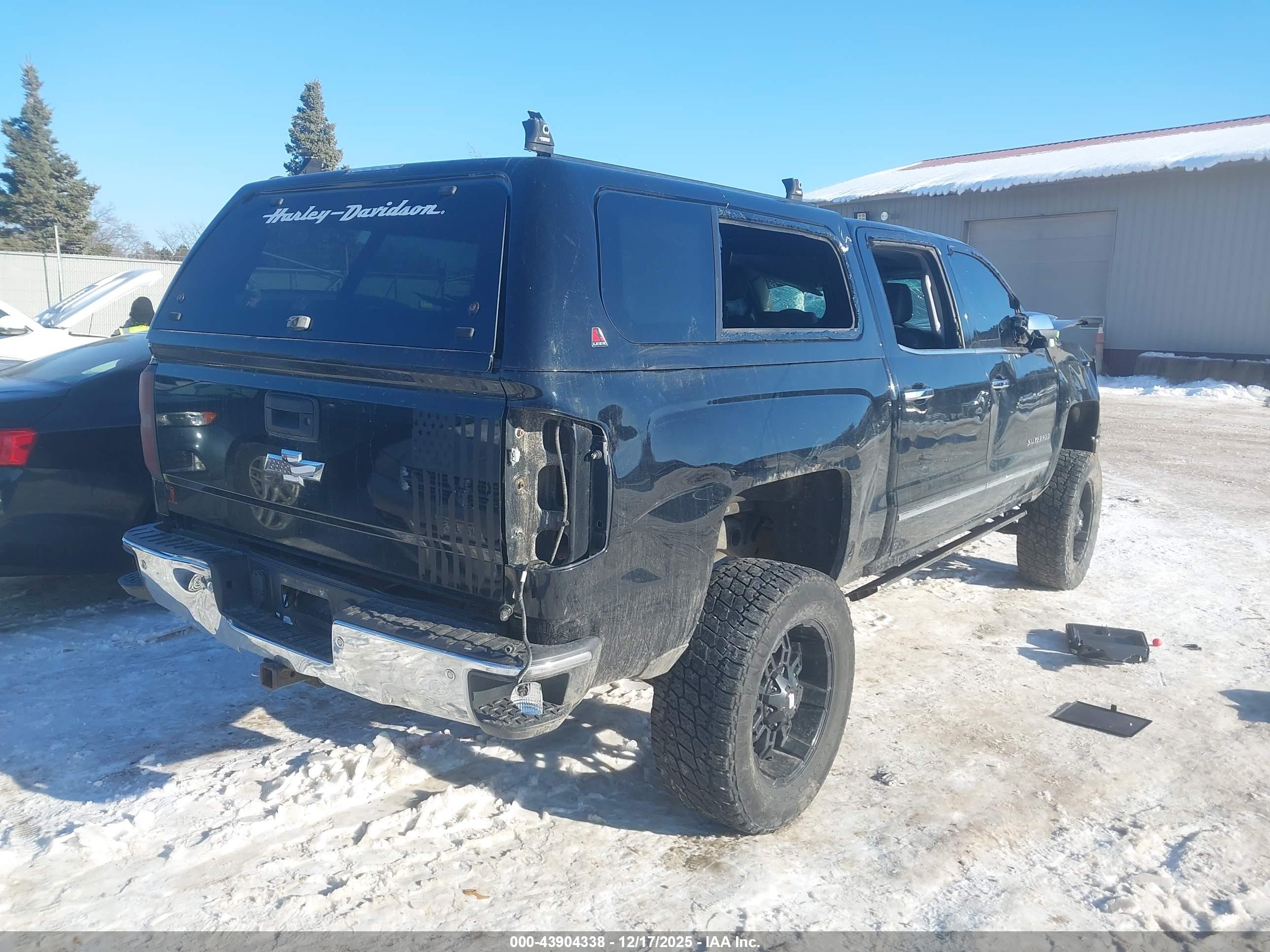 CHEVROLET SILVERADO image 4