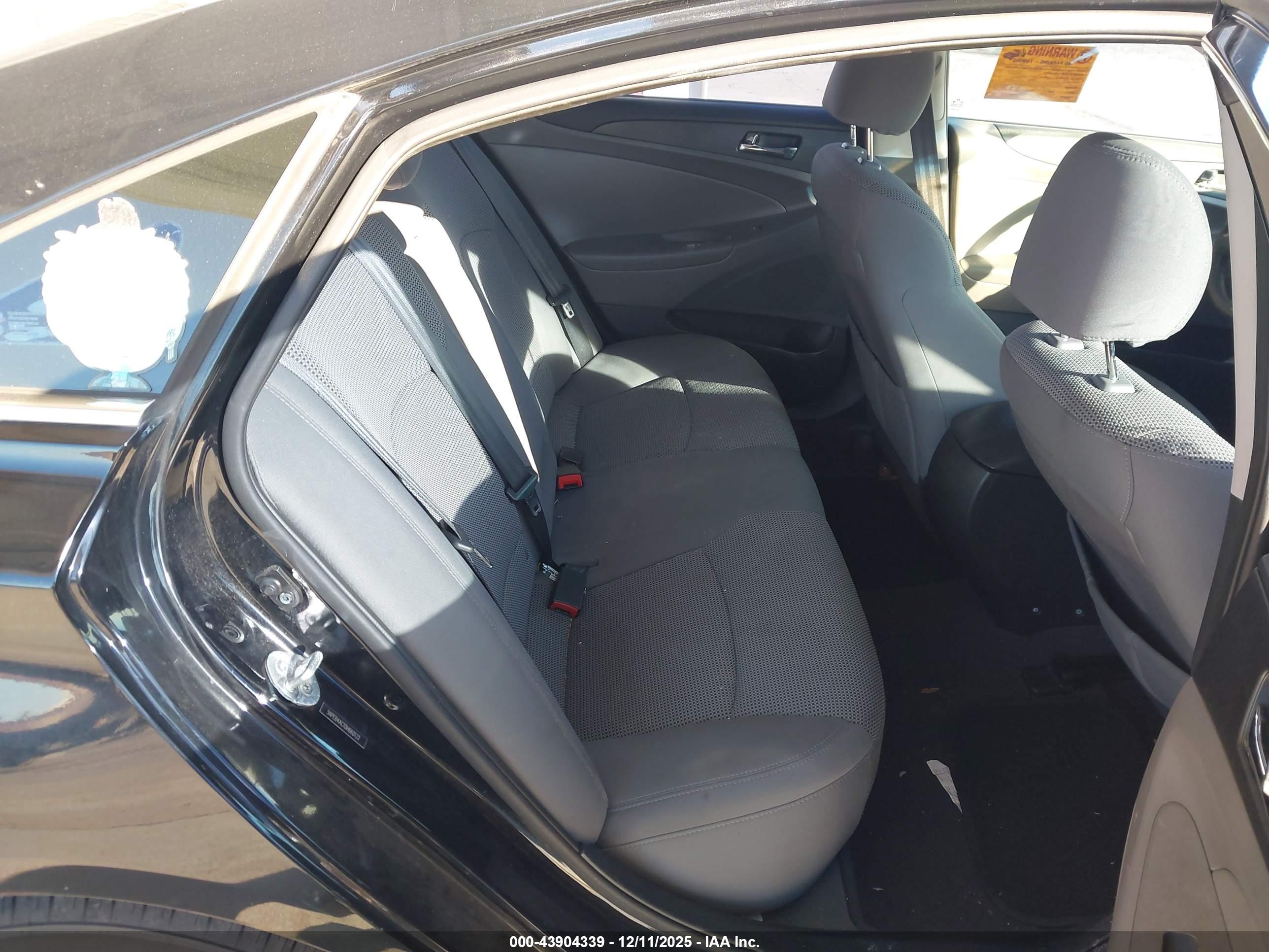 HYUNDAI SONATA image 8