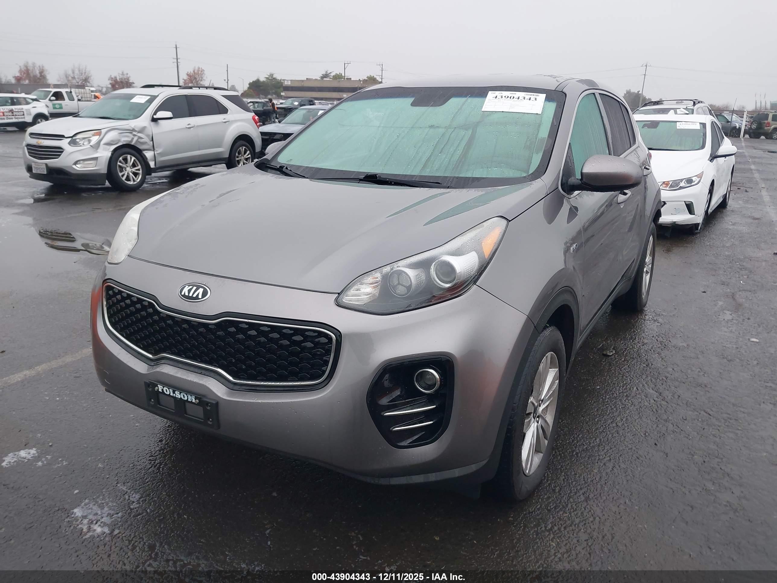 KIA SPORTAGE image 2