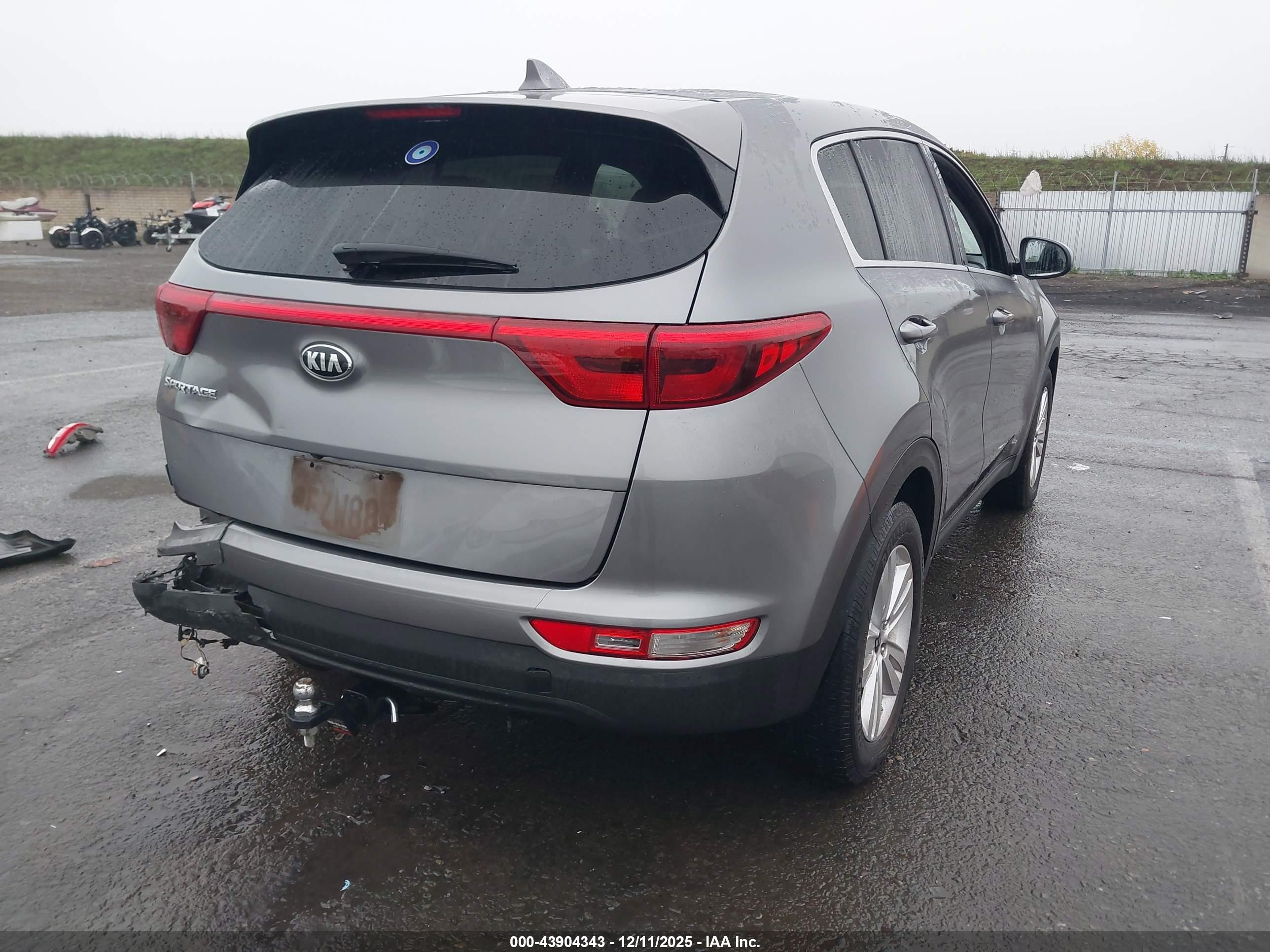 KIA SPORTAGE image 4