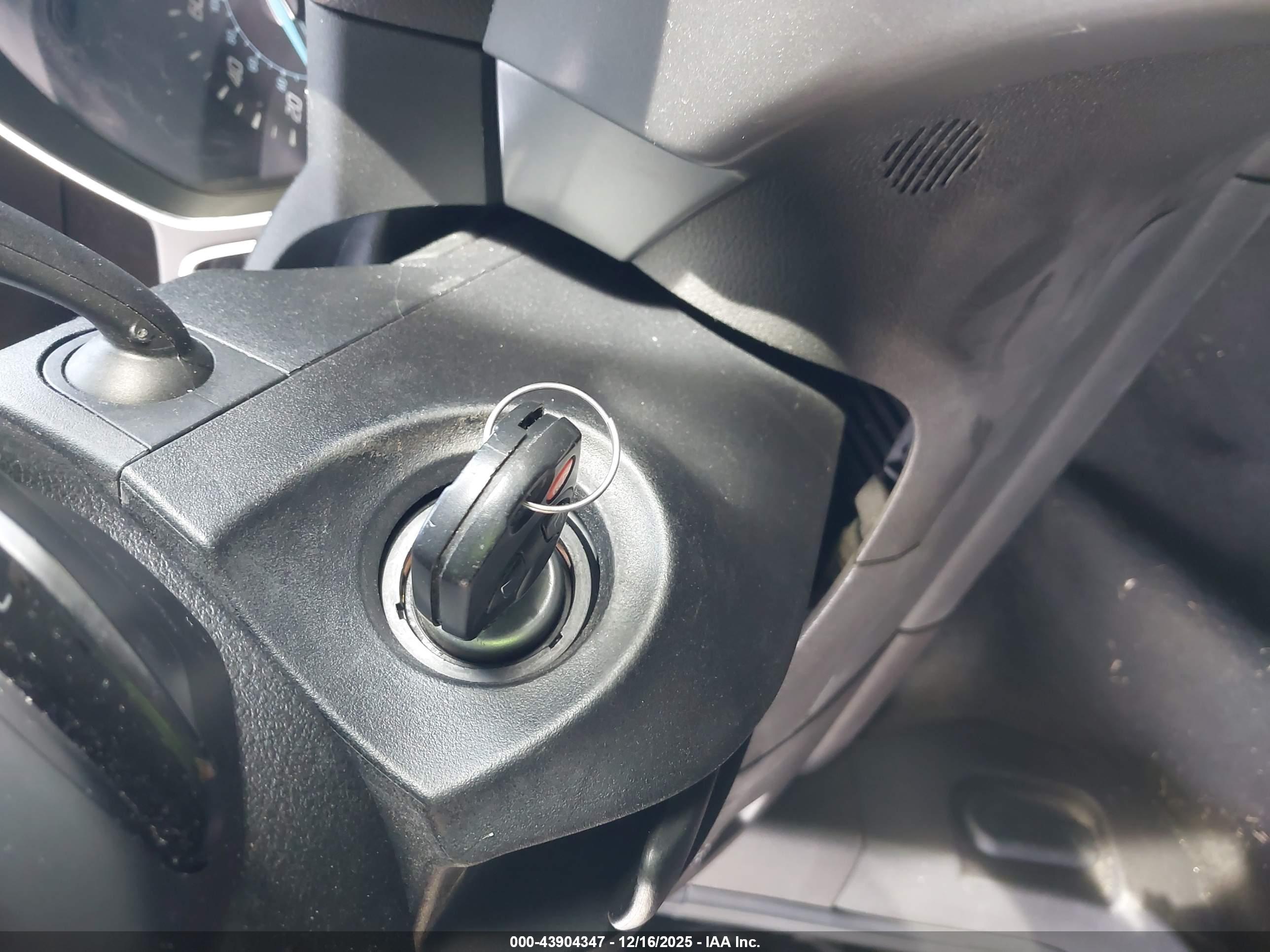 FORD ESCAPE image 11
