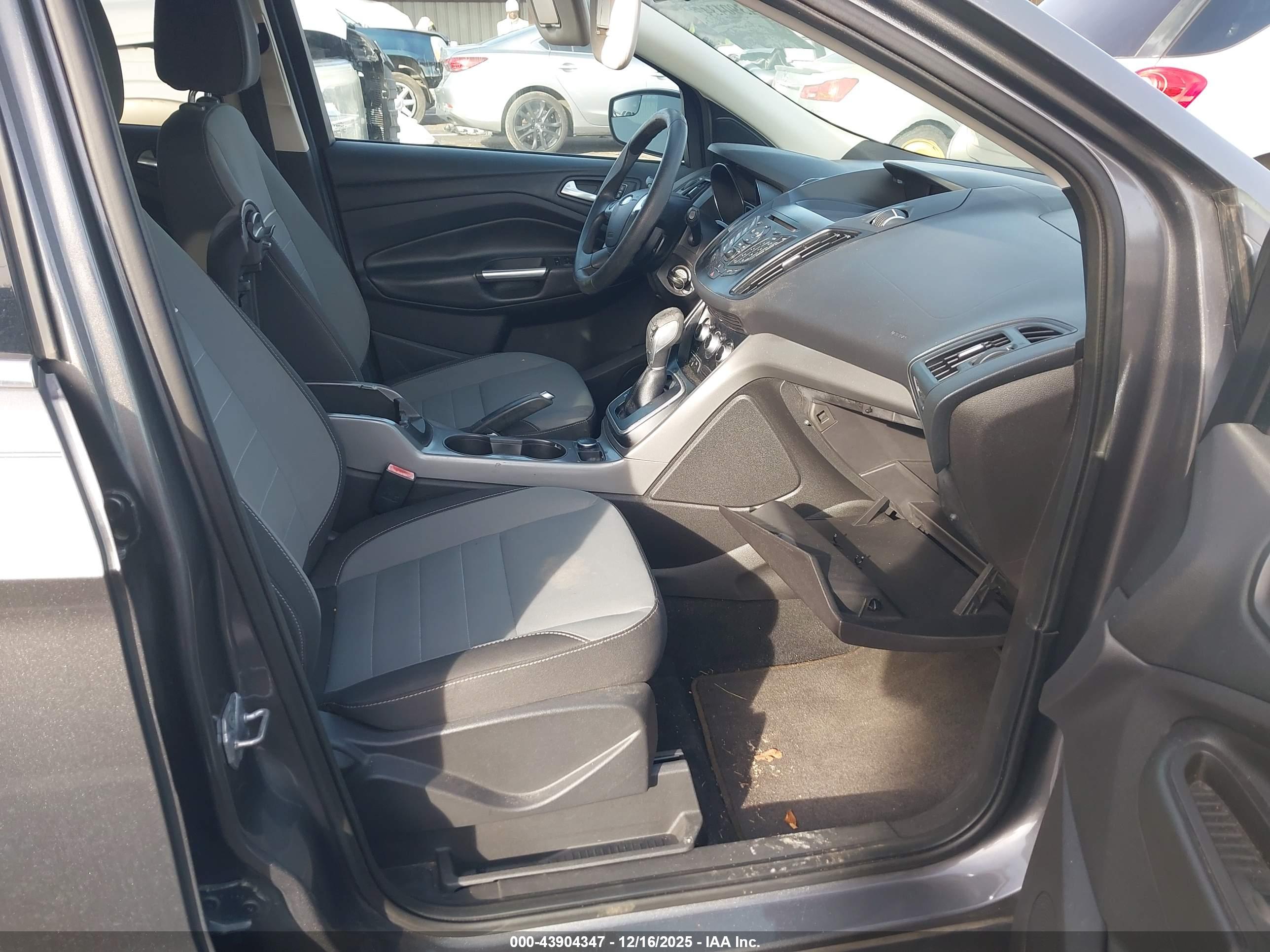FORD ESCAPE image 5